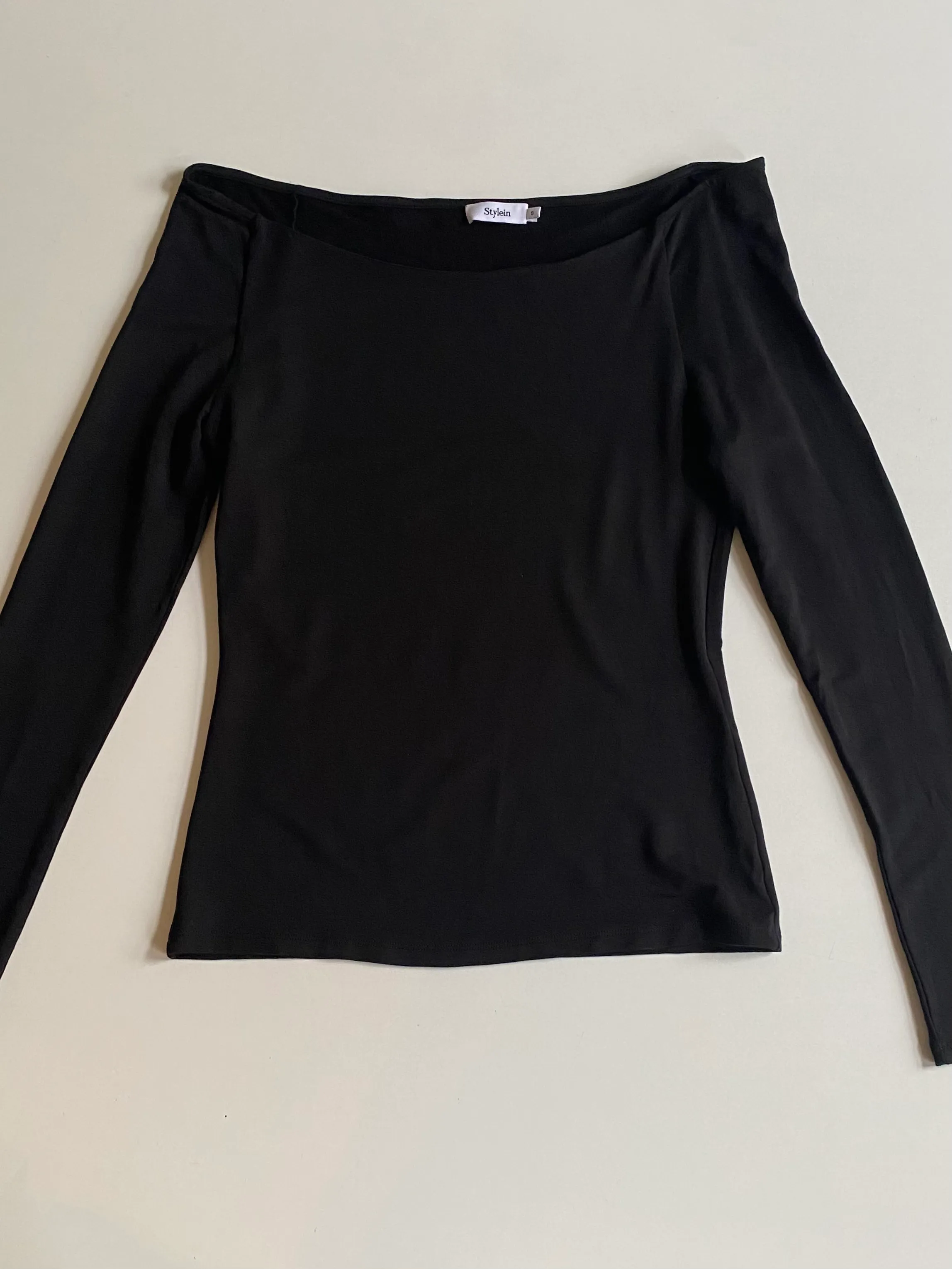 Stylein Offshoulder Top Size S