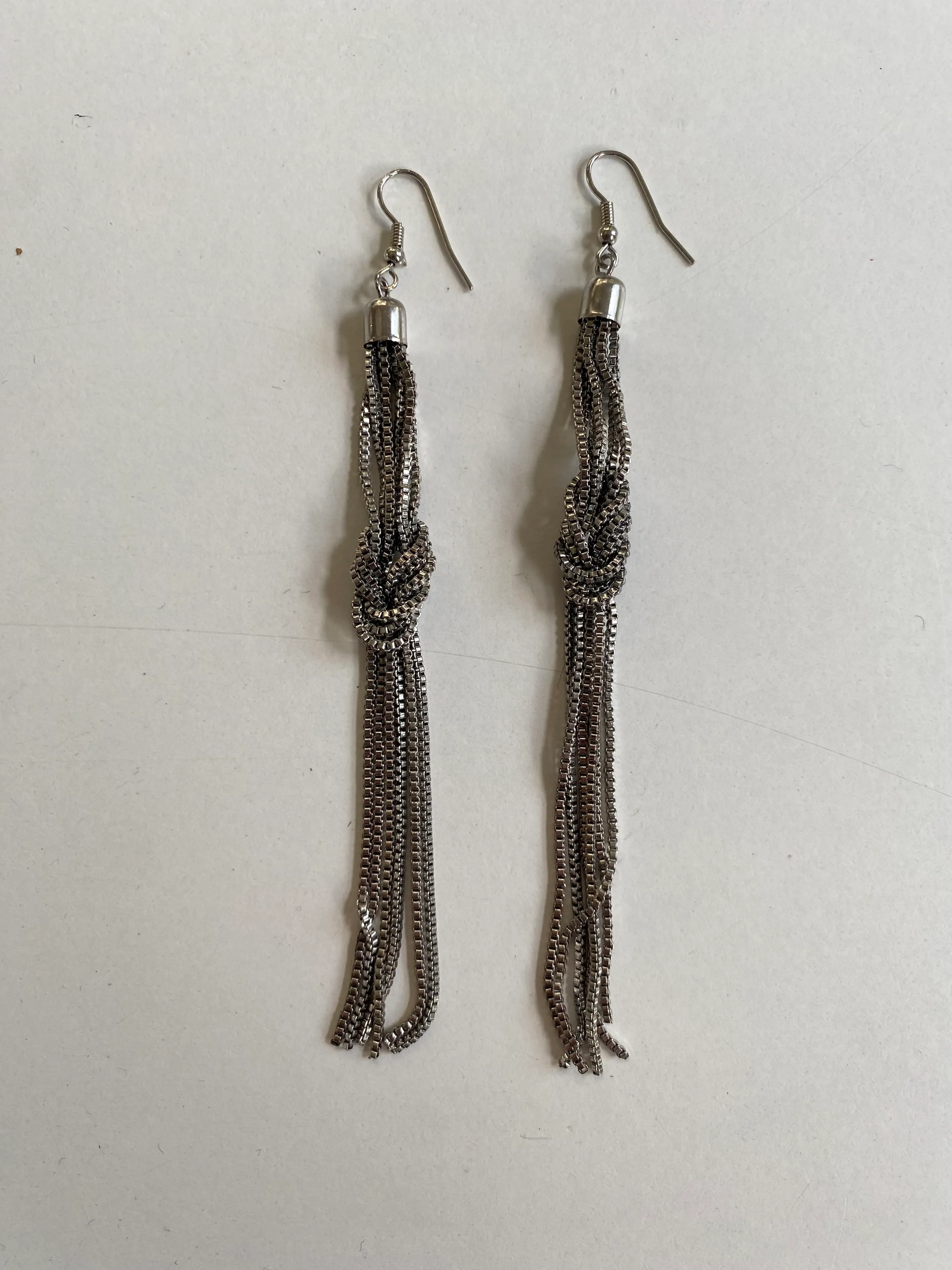 No Name Chain Tassel Earrings