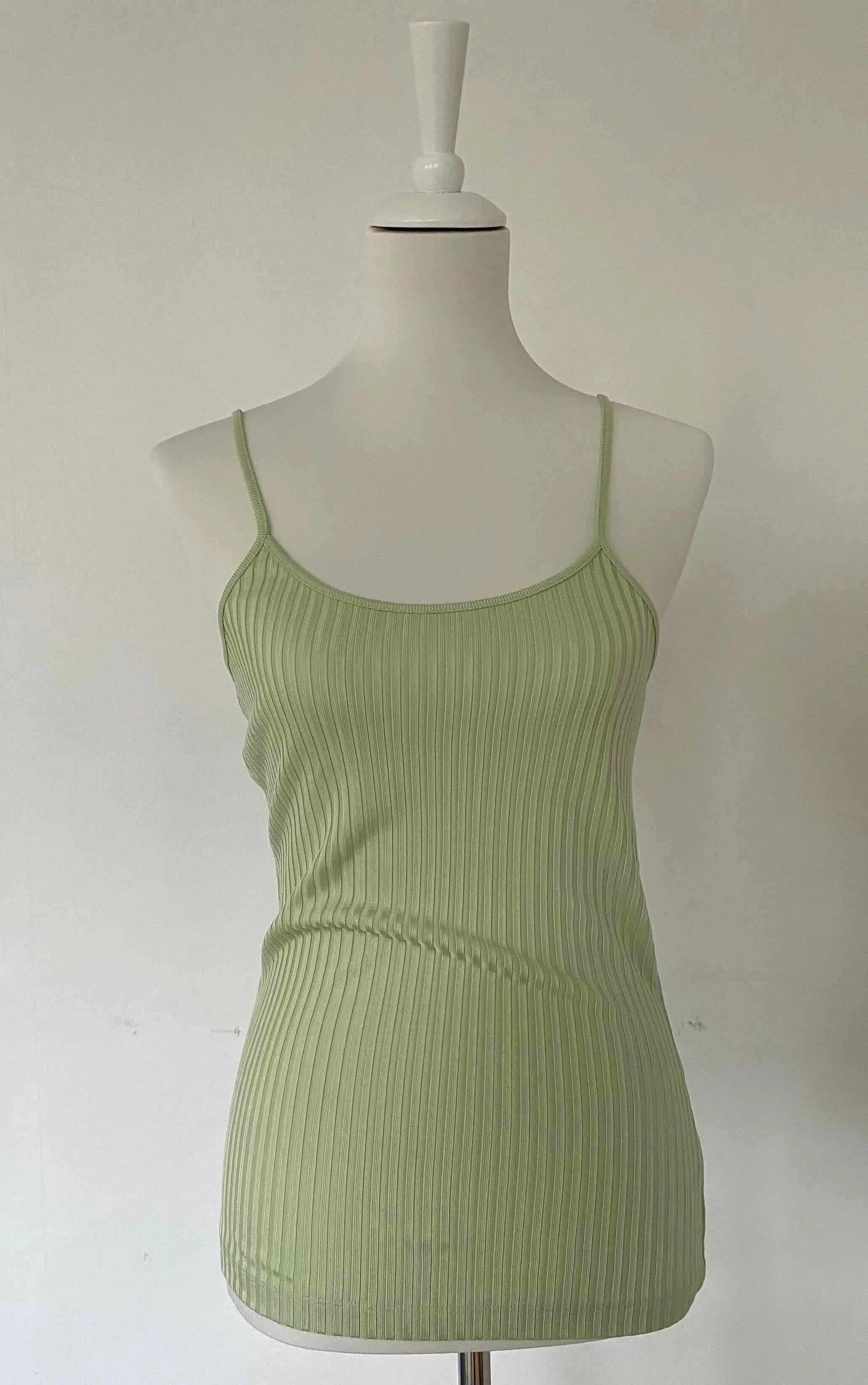 Closed No Sleeve Top Rib green Size