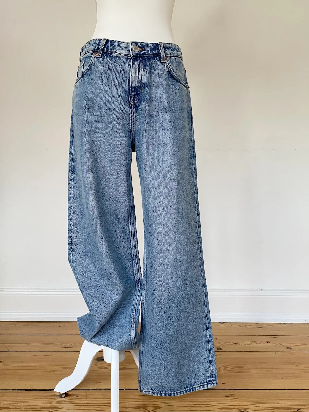 Monki Loose denim — W27/L32