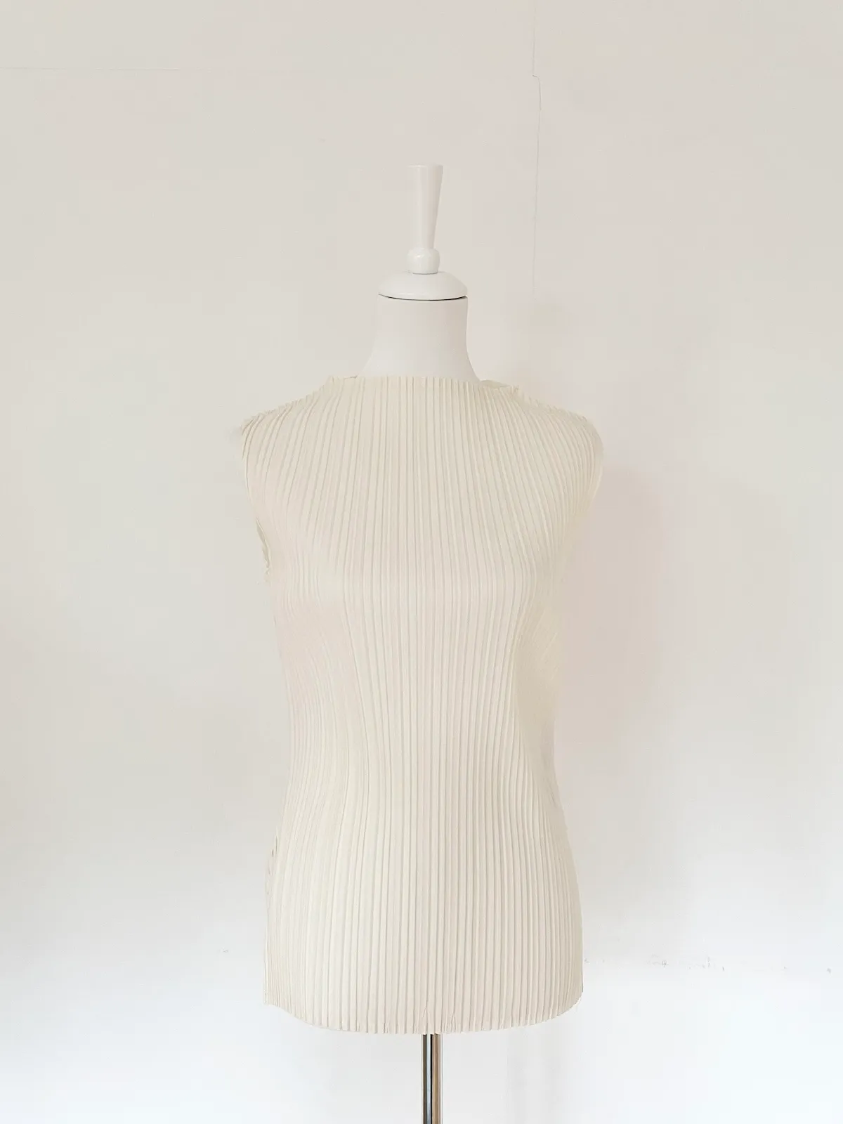 Nakd Pleated Top Cream — Size S