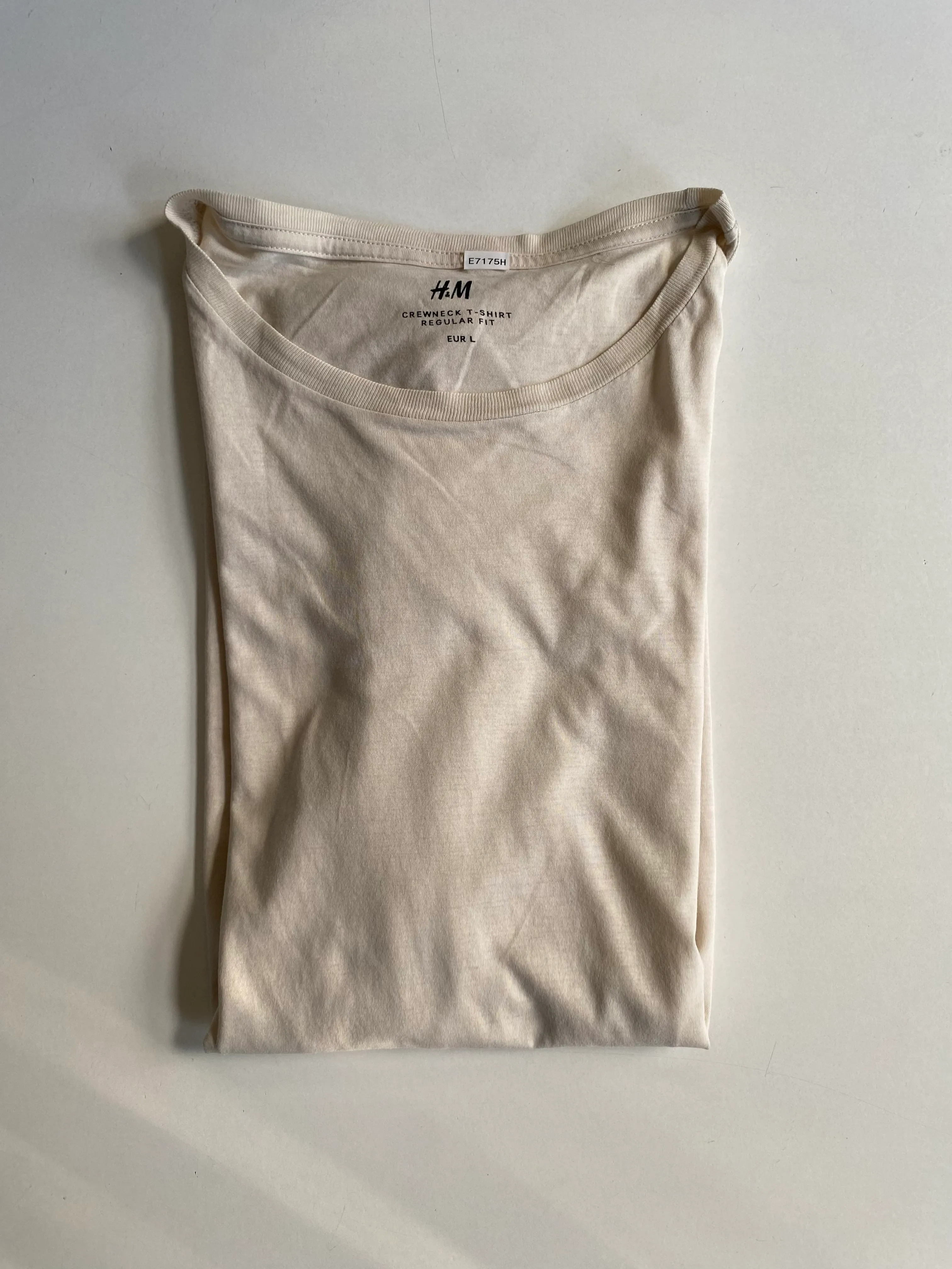 H&M T Shirt Size L