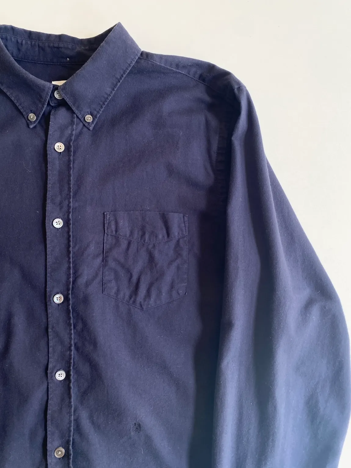 Closed Button-down Shirt — Size L