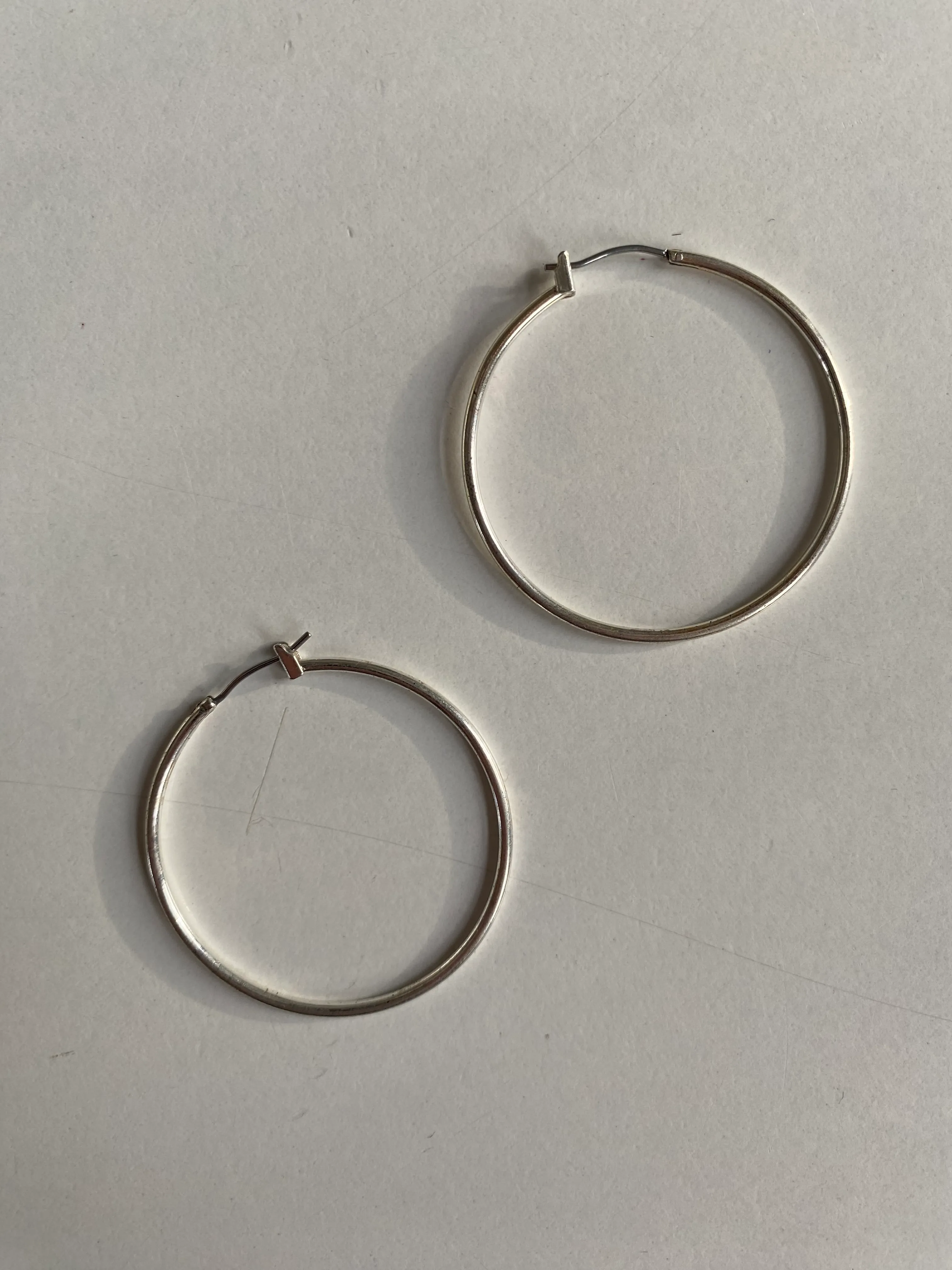 No Name Slim Hoop Earrings