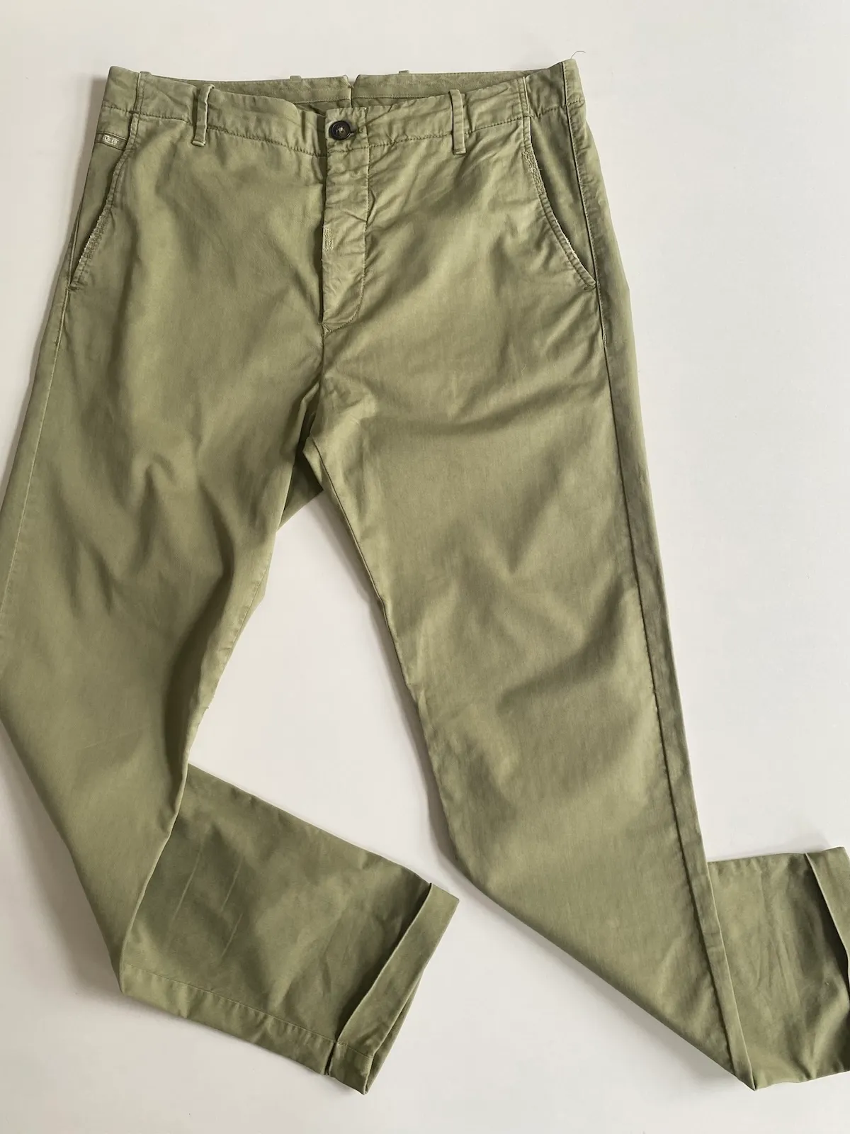 Closed Tapered Chinos — W 32