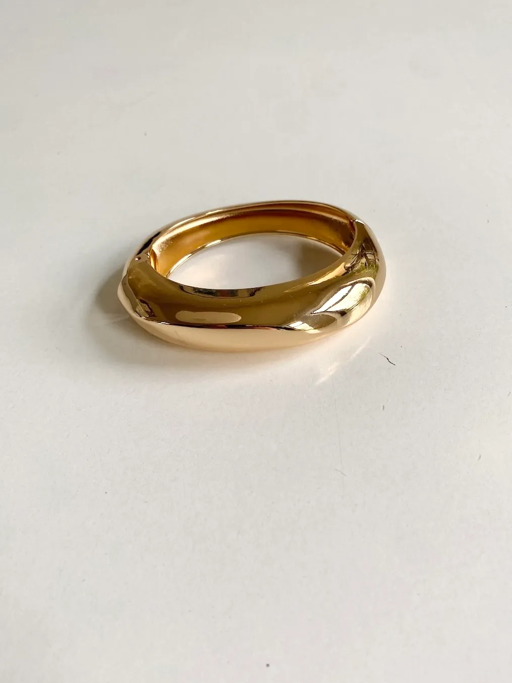 Mango Sculptural Bracelet Gold