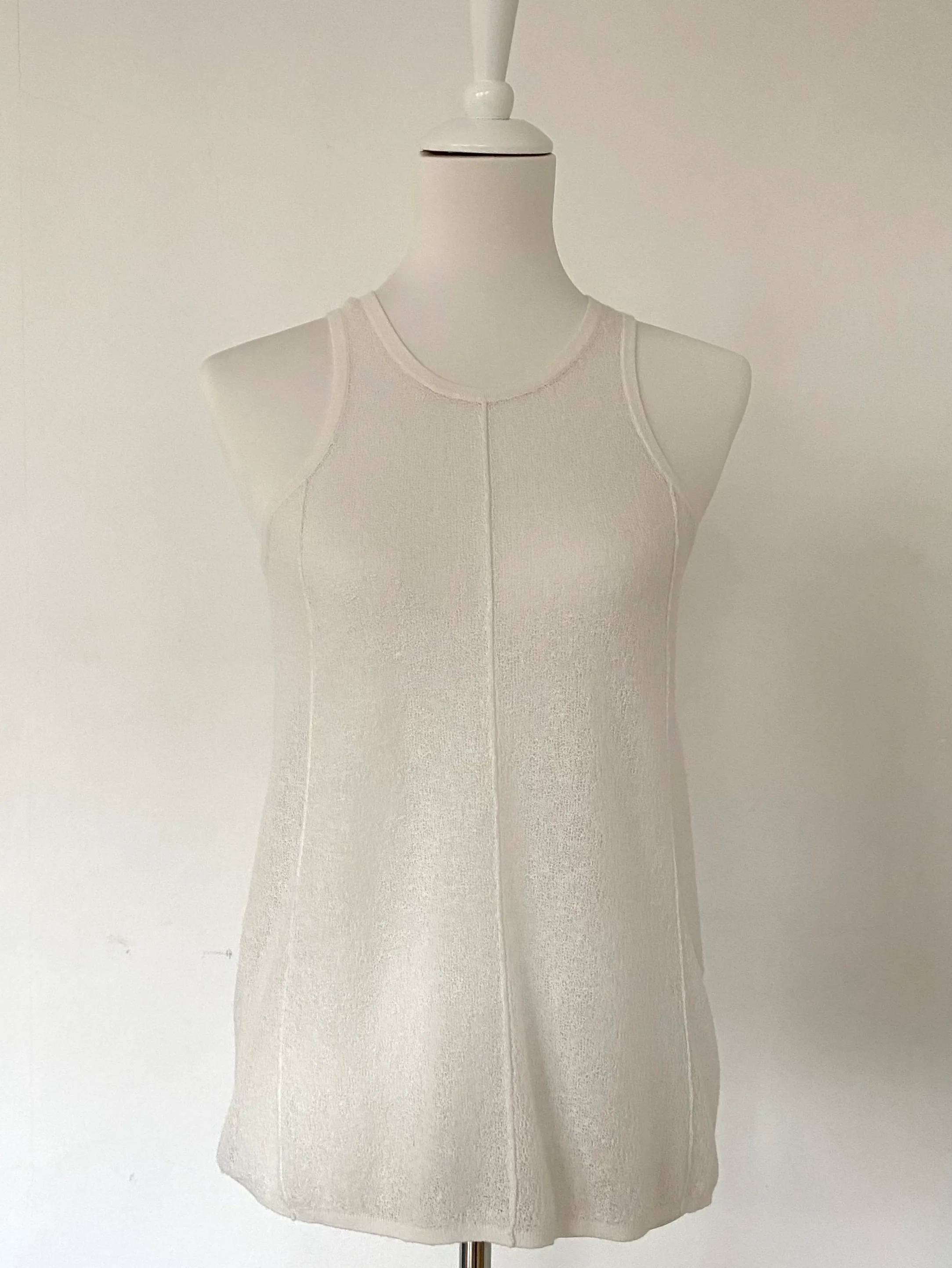 Aeron No Sleeve Top Size S
