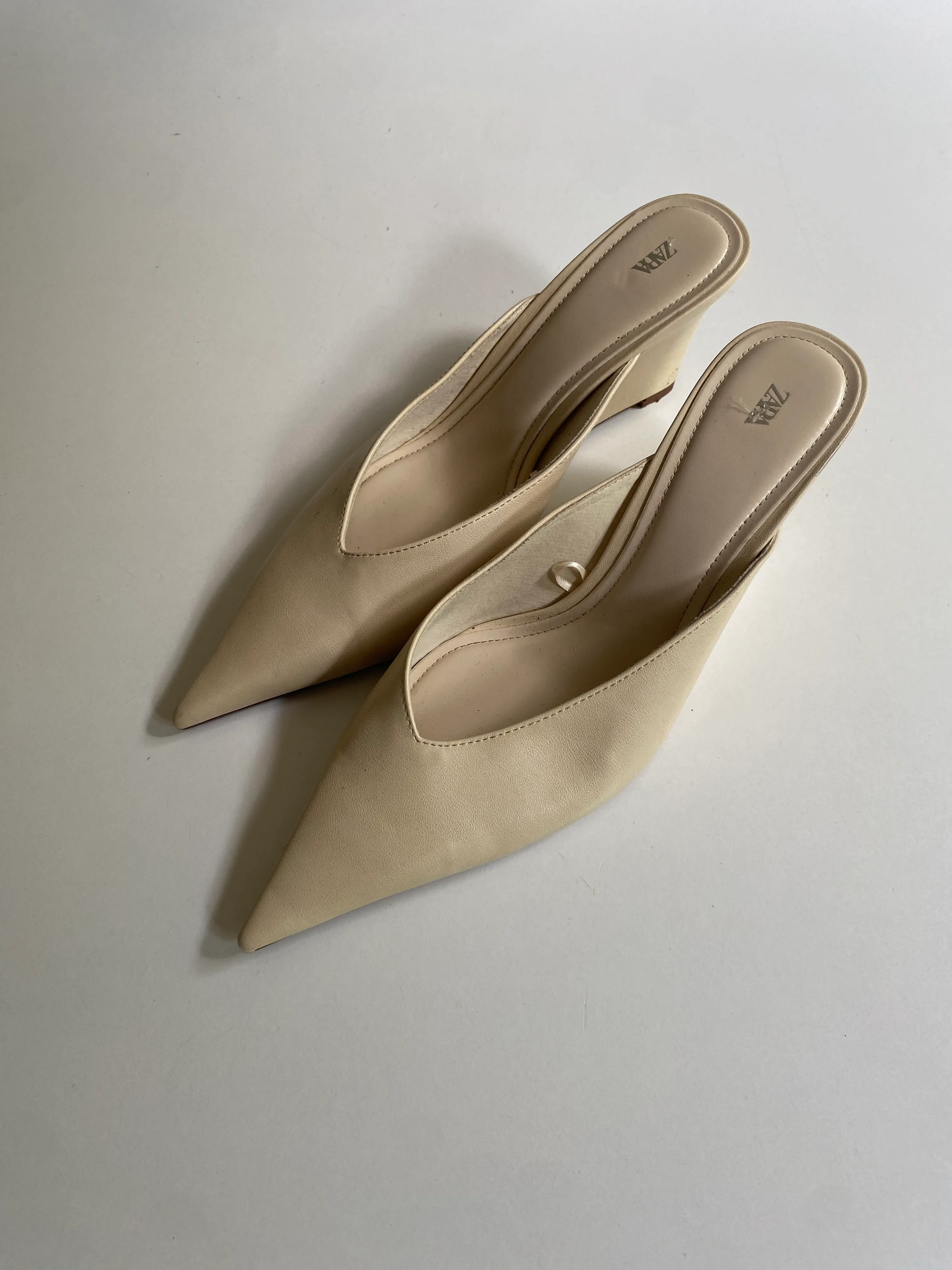 Zara Pointed Toe Slingback Mules Ivory – Size 40