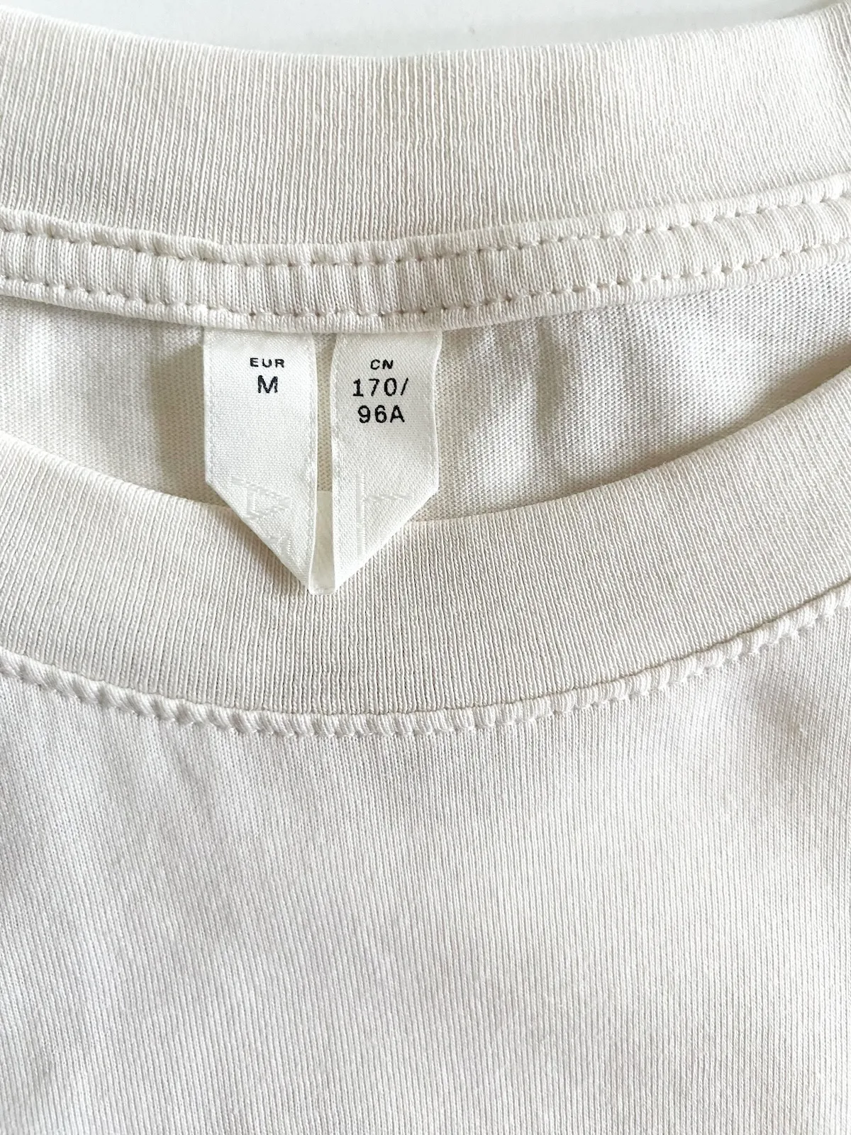 Arket T Shirt Cream — Size M
