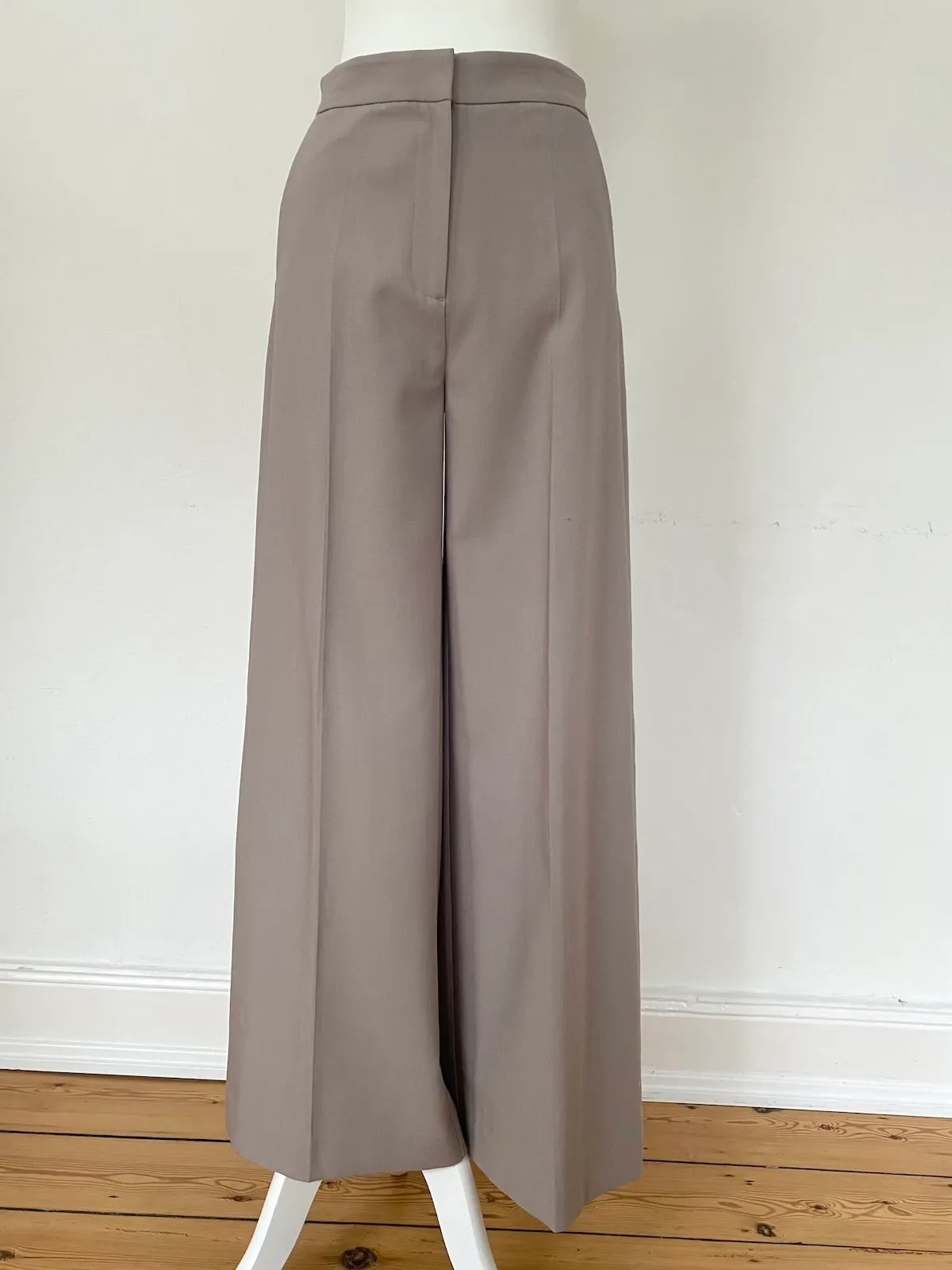 & Other Stories Wide-leg Trousers Taupe — EU 36 