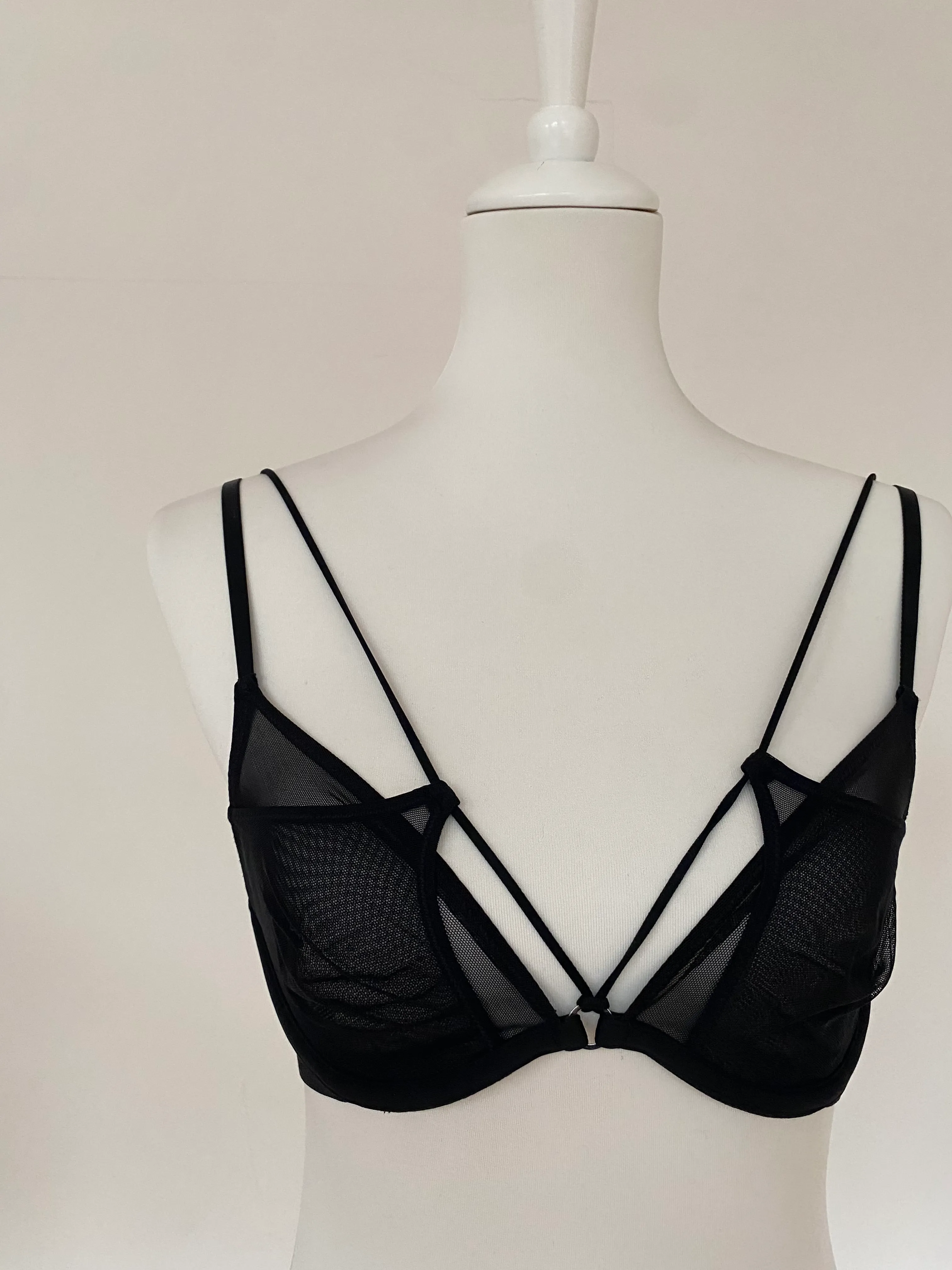 H&M Mesh Bralette EUR 70B
