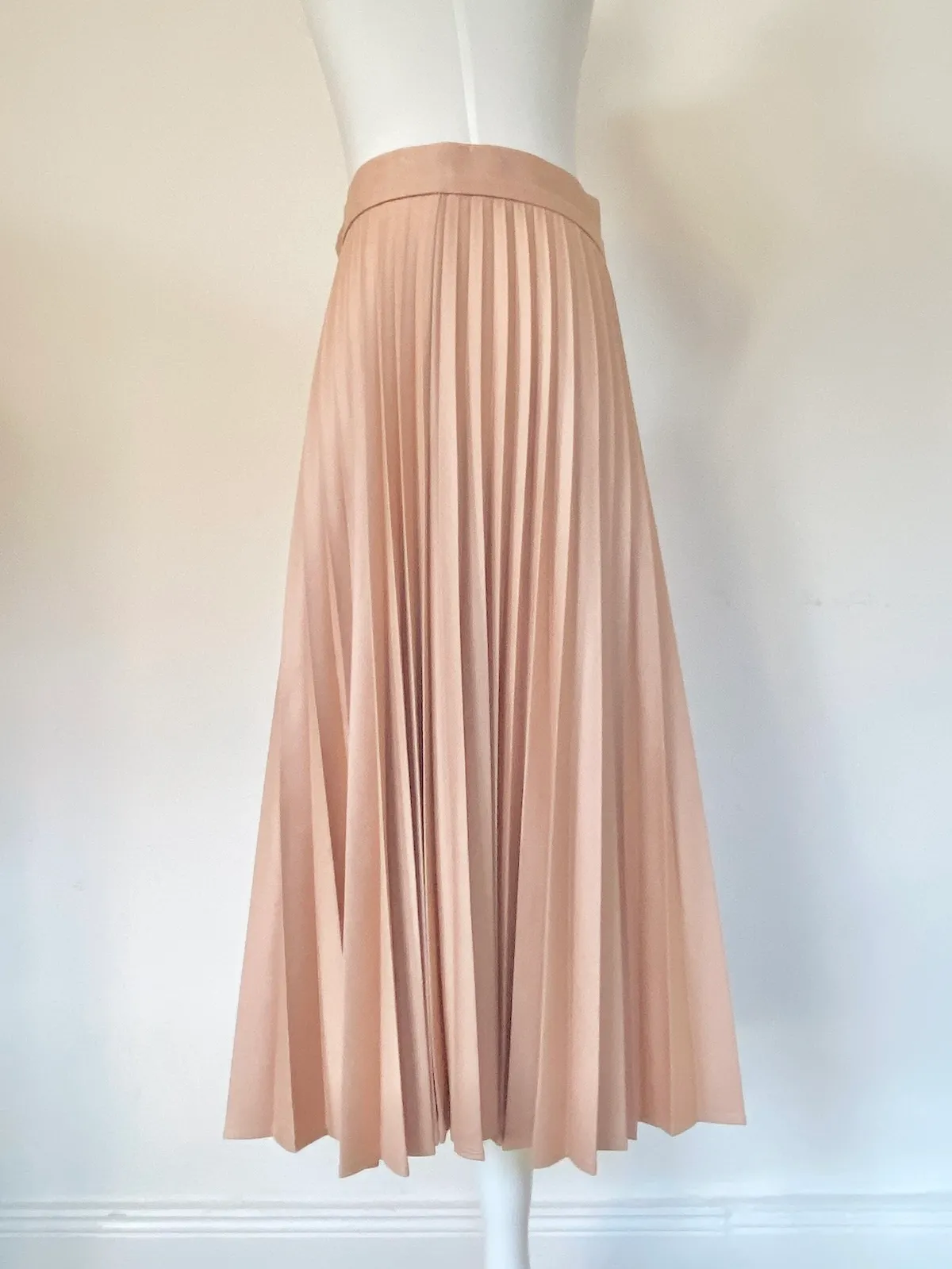 Zara Pleated Midi Skirt — Size M