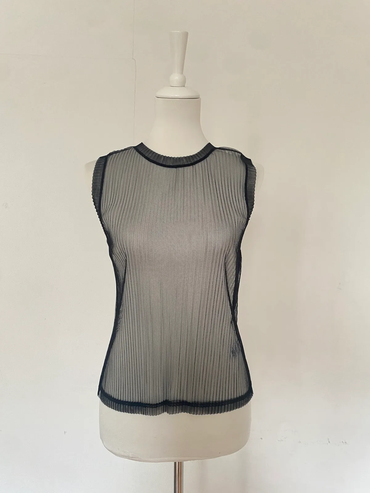 Esthe Clothing Pleated Mesh Tank Top – L