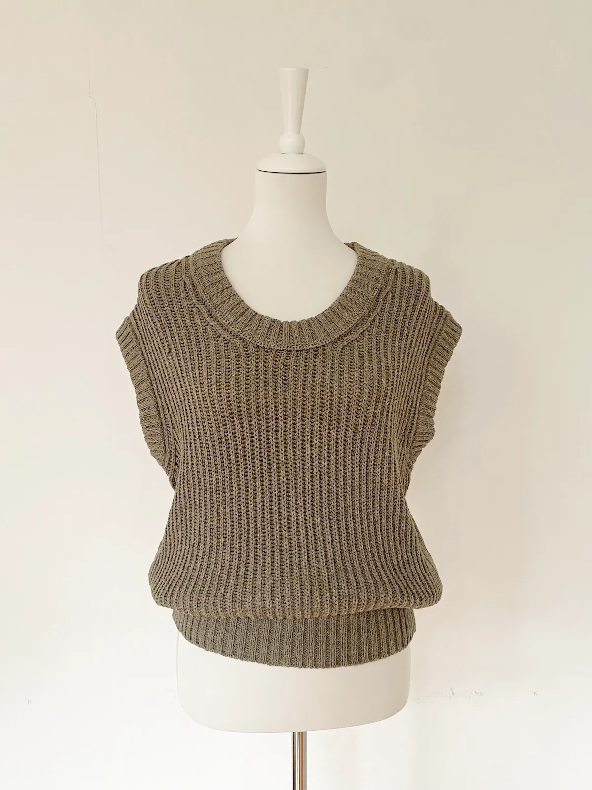 Massimo Dutti Knit Vest — Size M