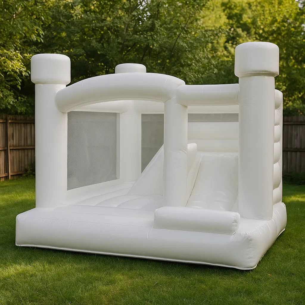 Chateau gonflable avec toboggan