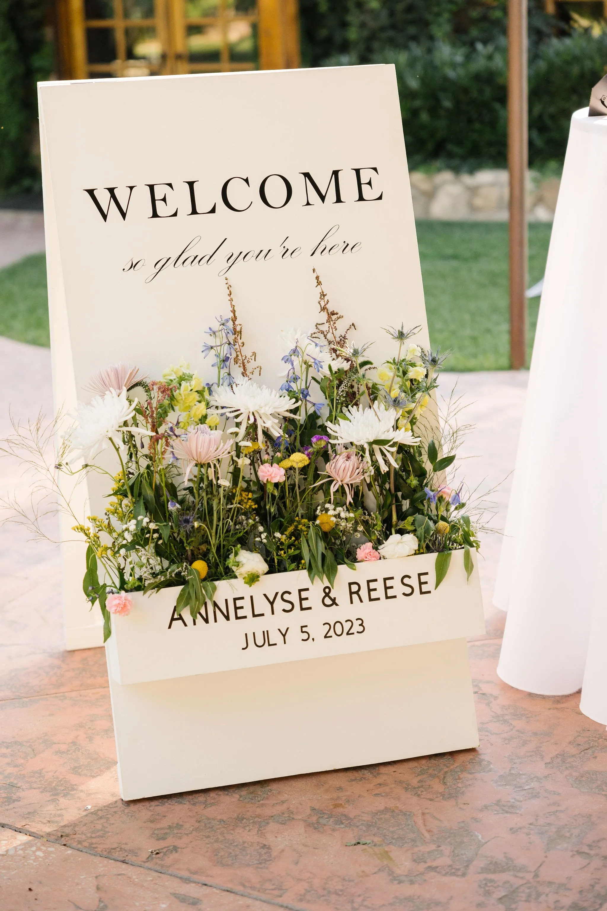 Welcome Sign w/Customized Planter