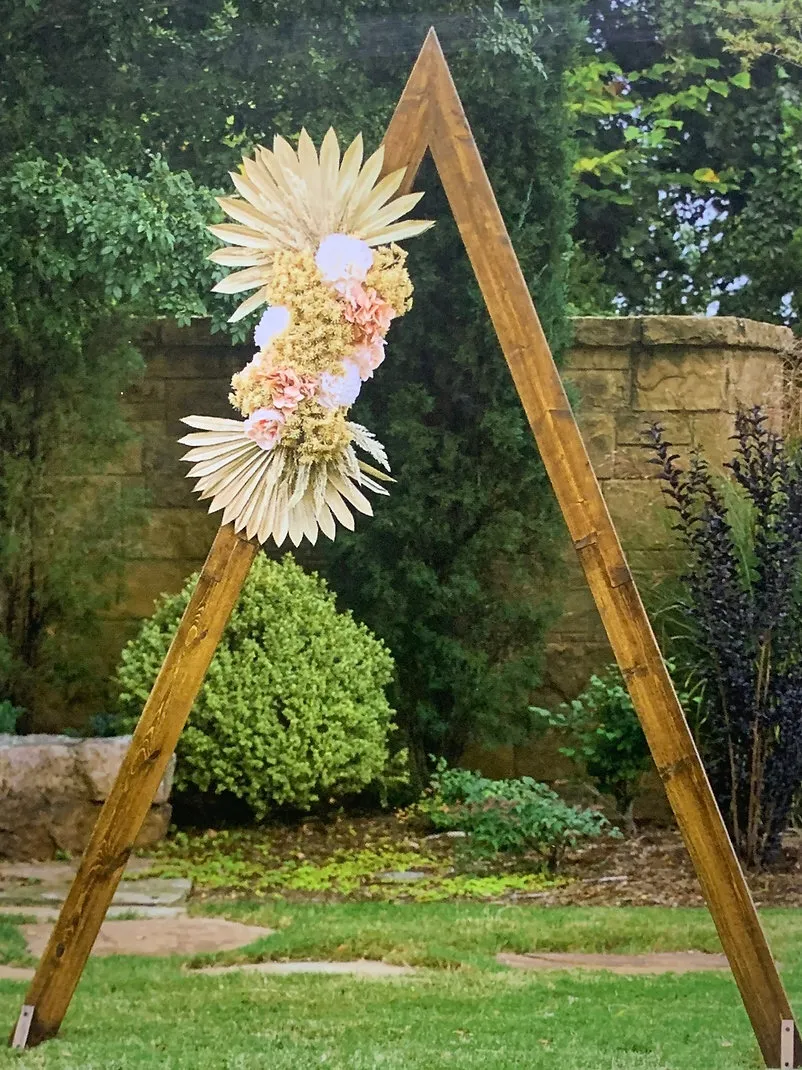 Triangle/Wooden Arch
