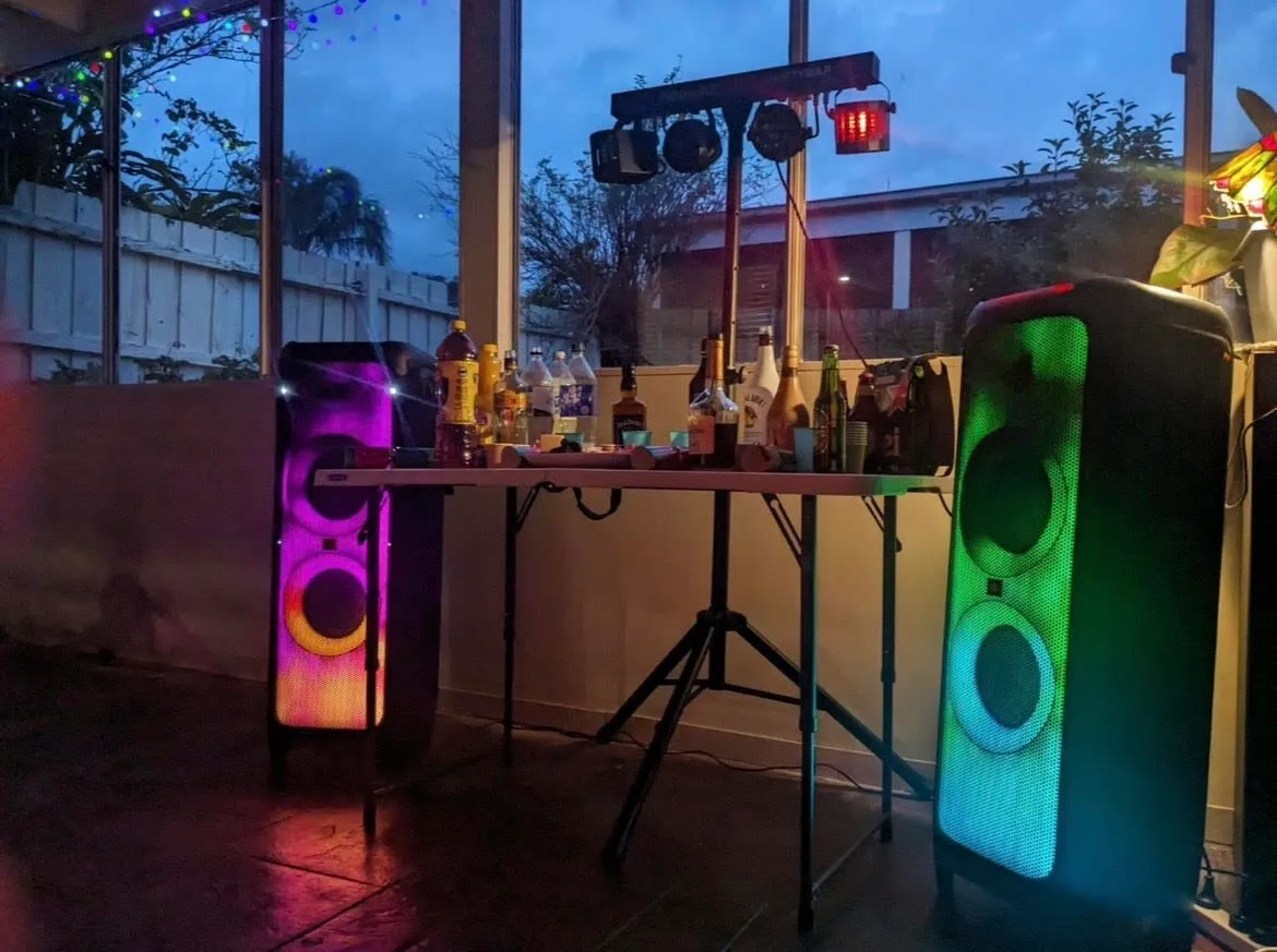 2x JBL 1000 Speakers