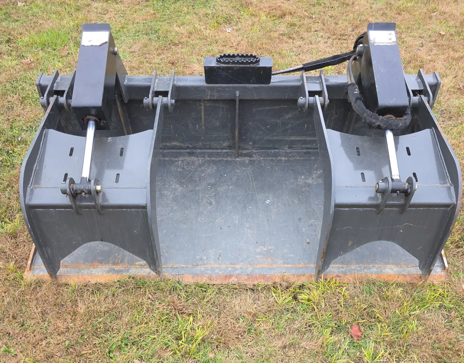 IronCraft 72-inch Grapple Bucket