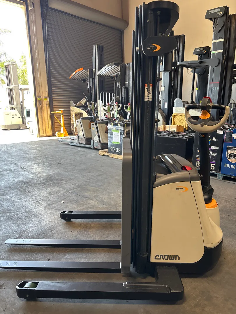 Crown Stacker Forklift 154" Lift Height