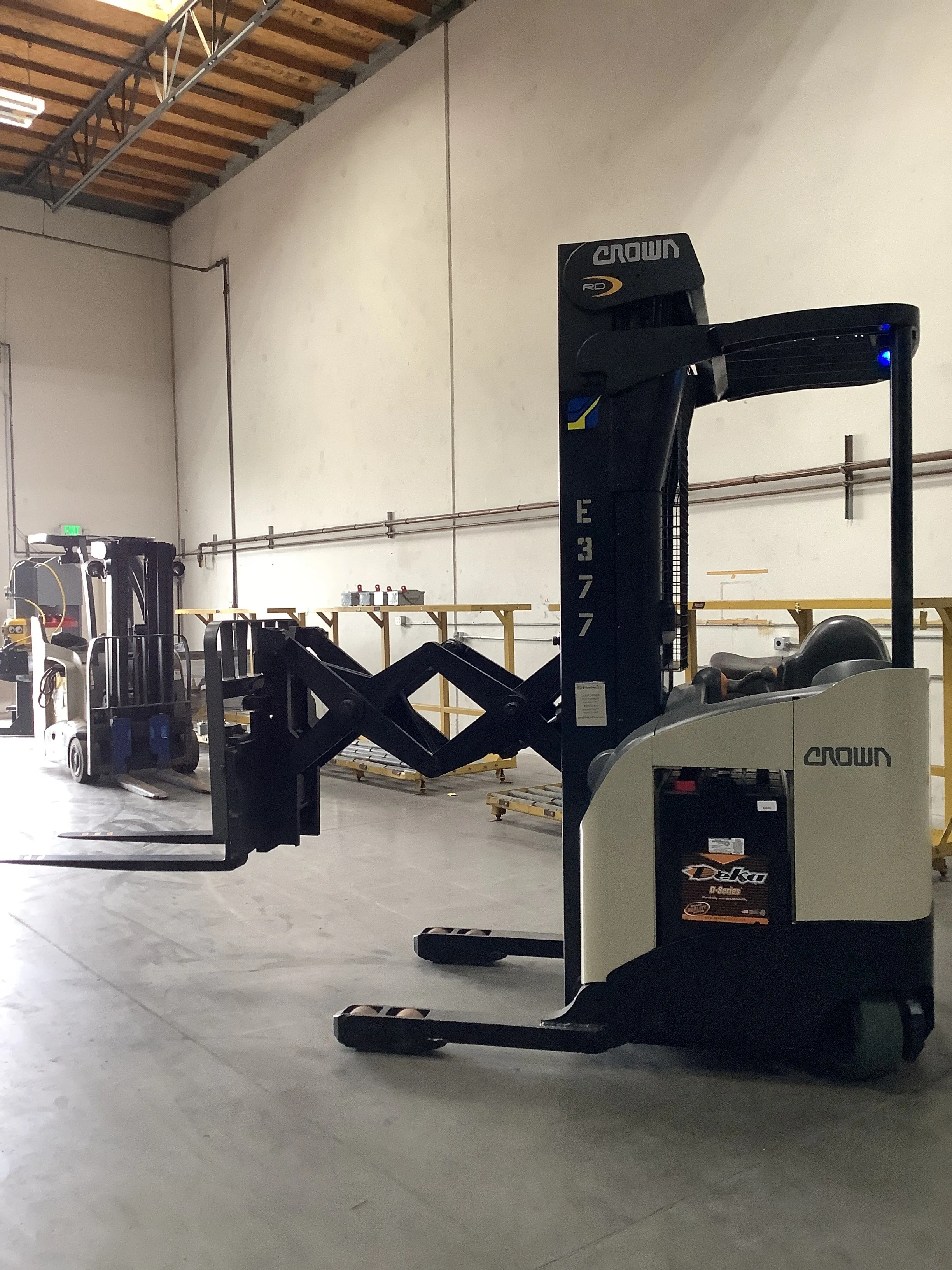 Crown Double Reach 240" Lift Height