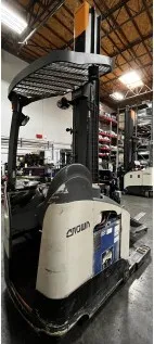 Crown Single Reach 348" Lift Height