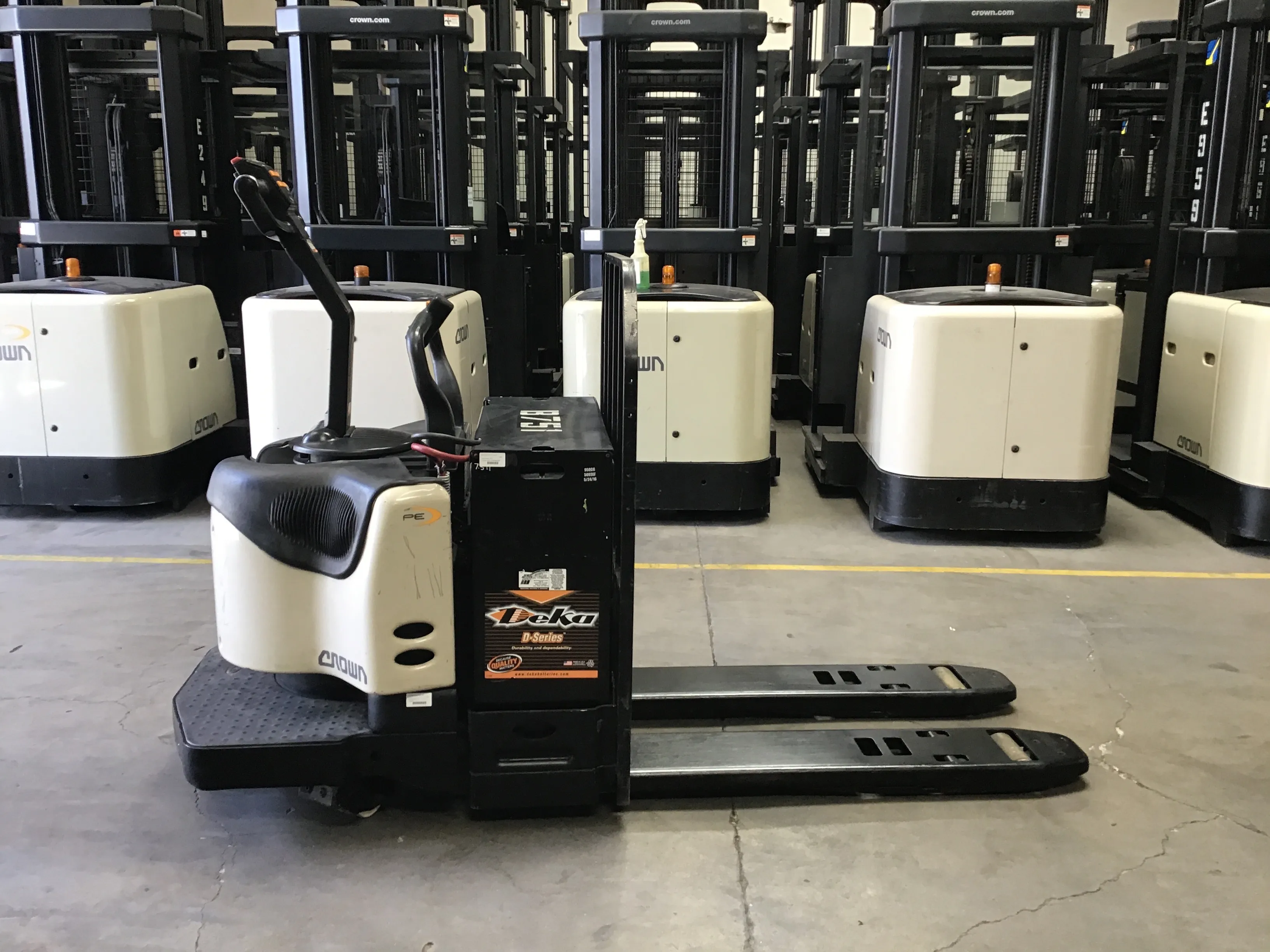 Crown Pallet Jack 48" Forks