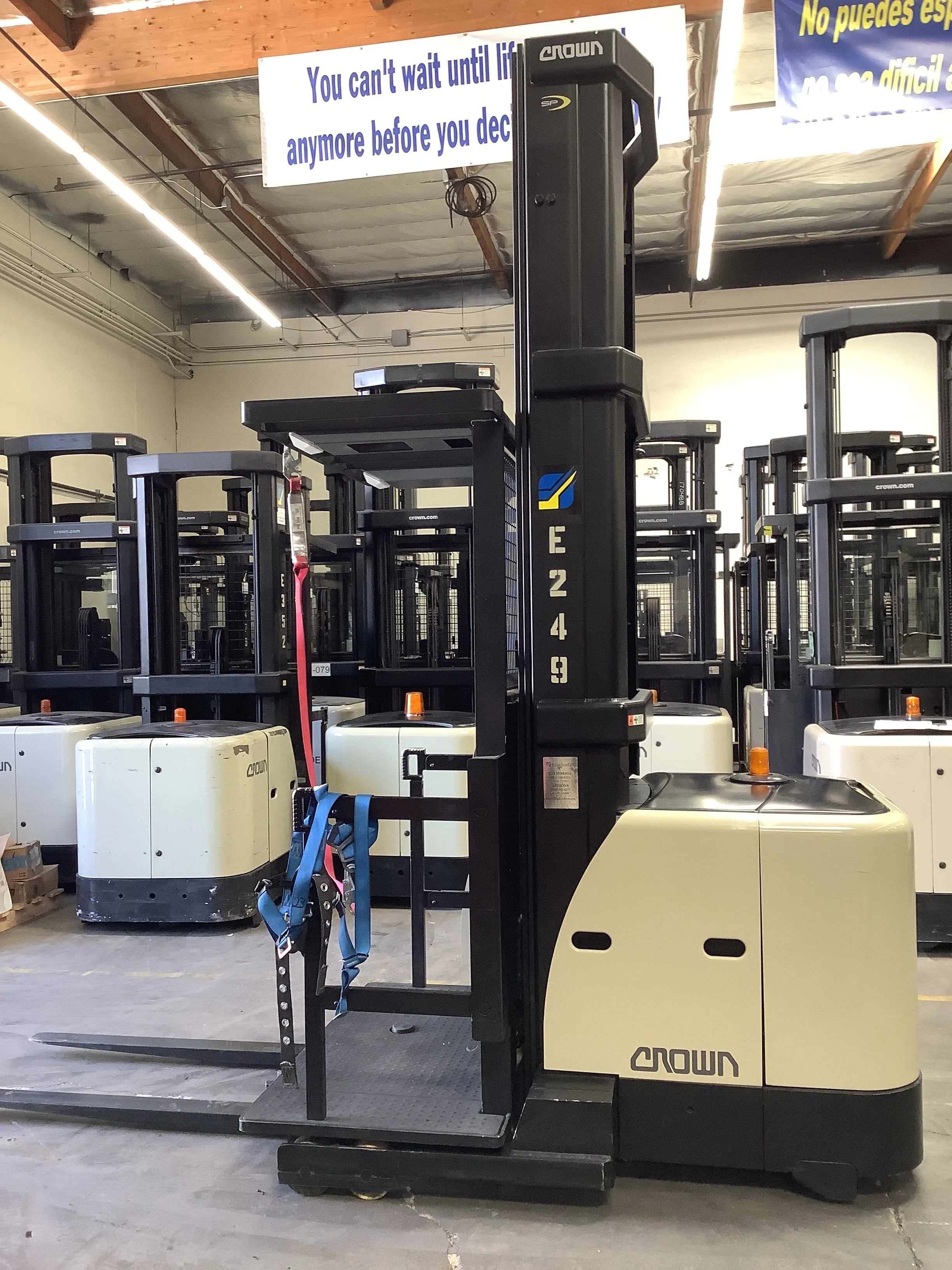 Crown Order Picker 312" Lift Height