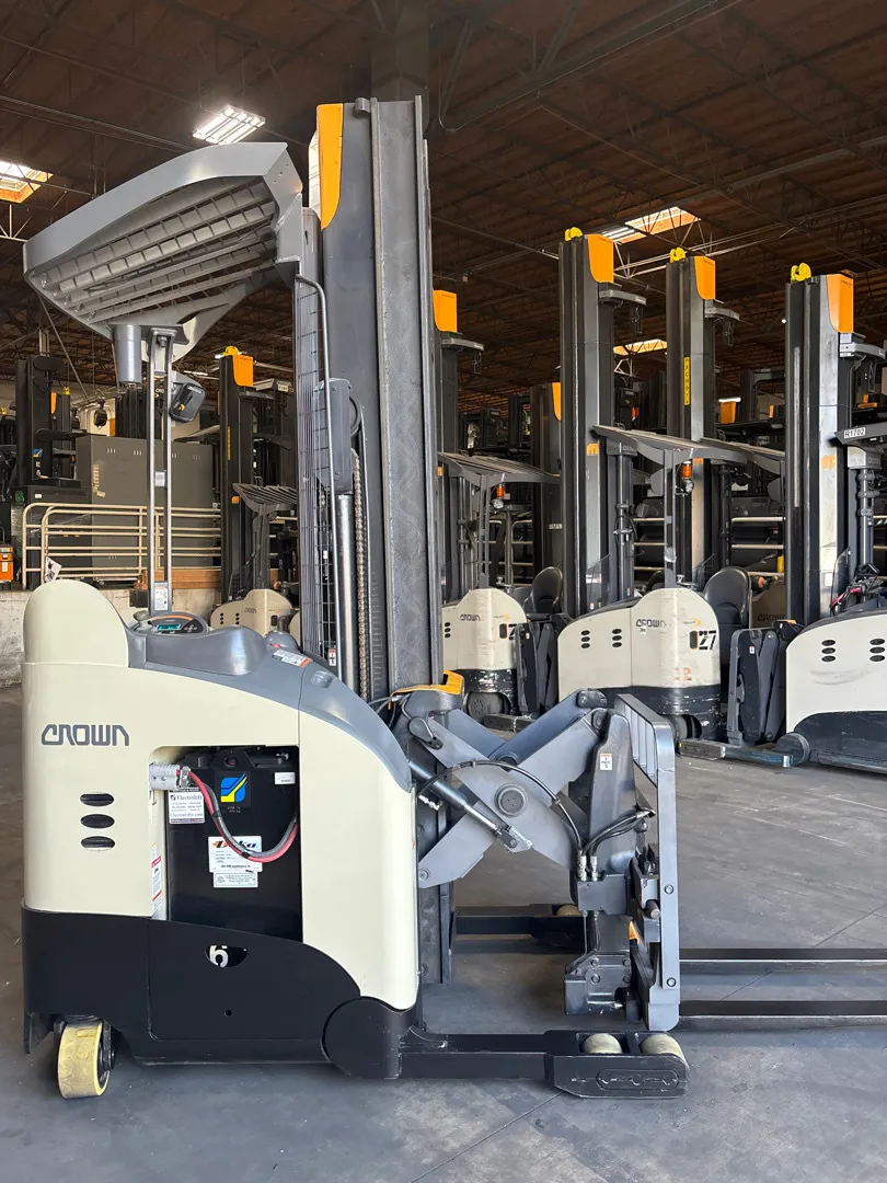 Crown Single Reach 270" Lift Height