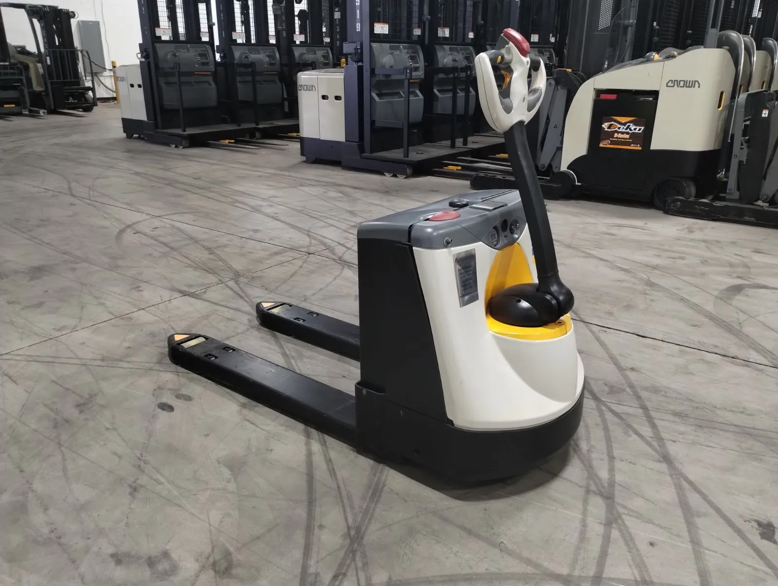 Crown Walkie Jack Forklift 45" Forks