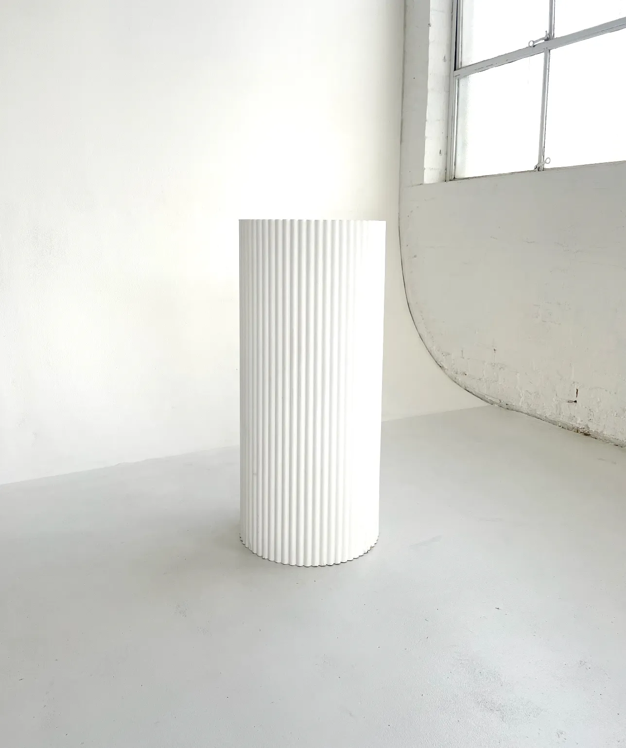 Single Rippled Plinth