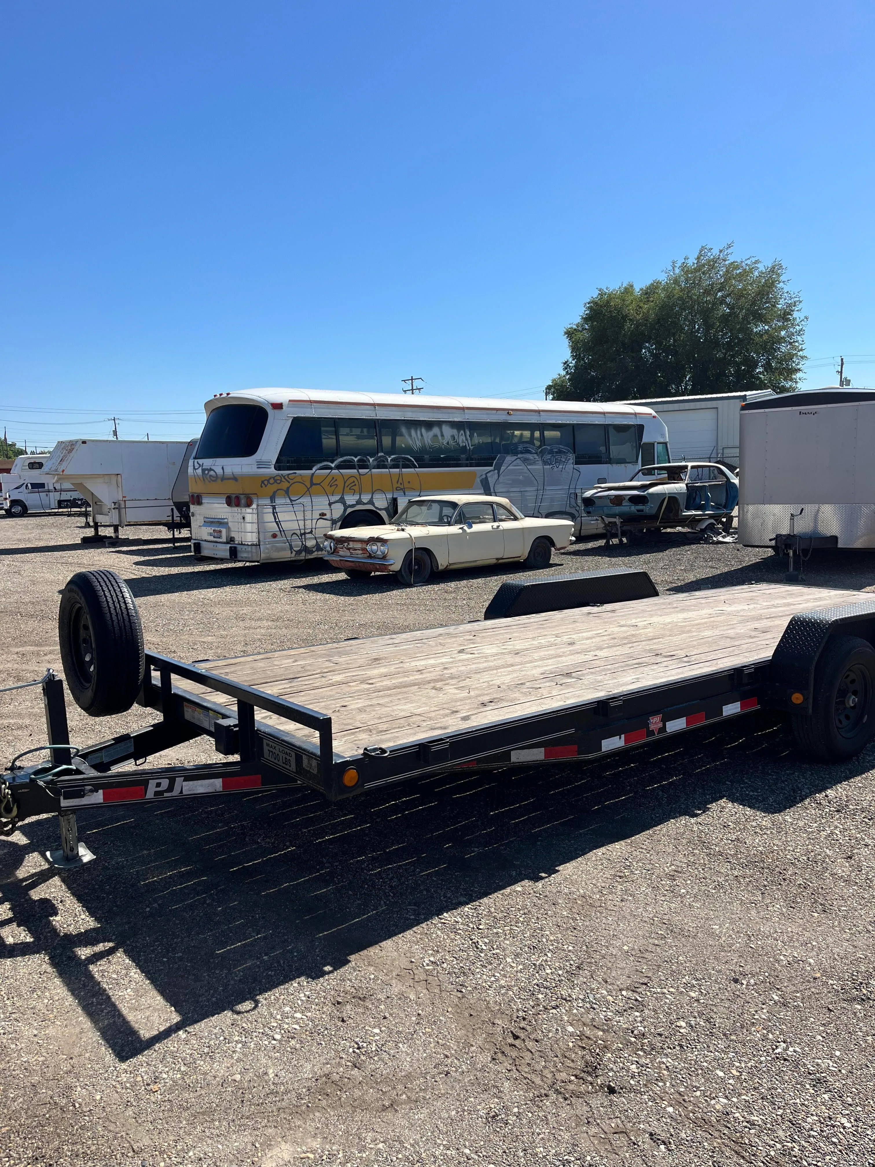 20' Flatbed Trailer