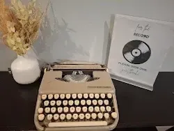 VINTAGE EVENT RENTALS