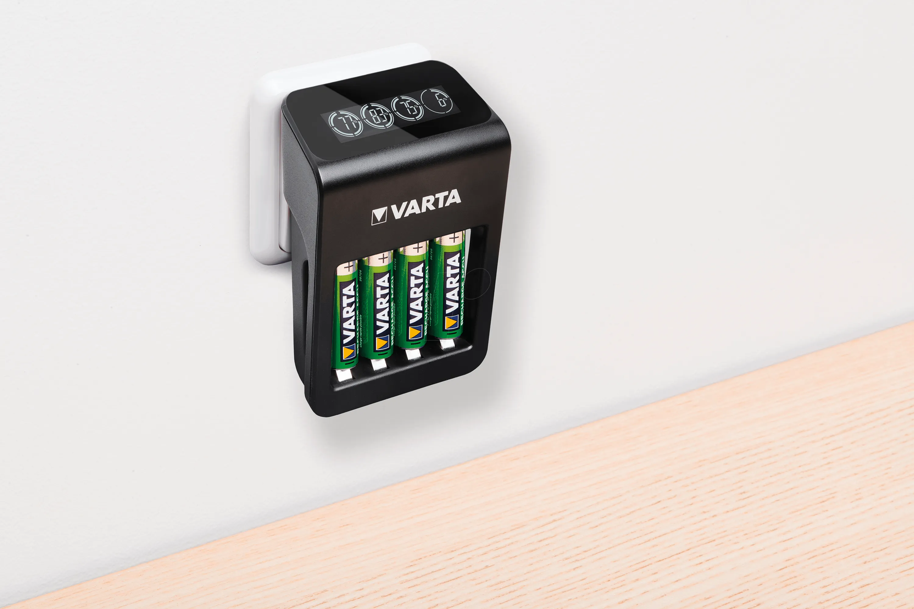 Varta 4-fach Ladegerät für AA & AAA Batterien / Akkus