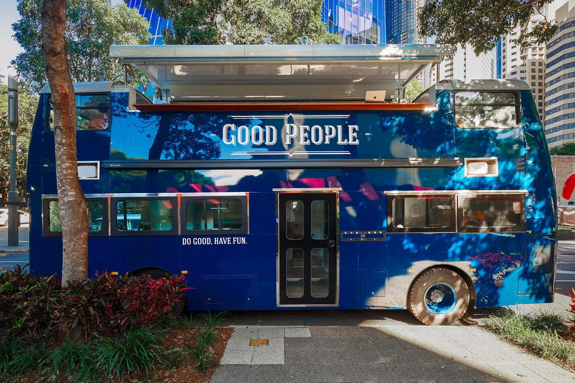 Vintage Bar | Mobile Double Deckers Bus Bar 