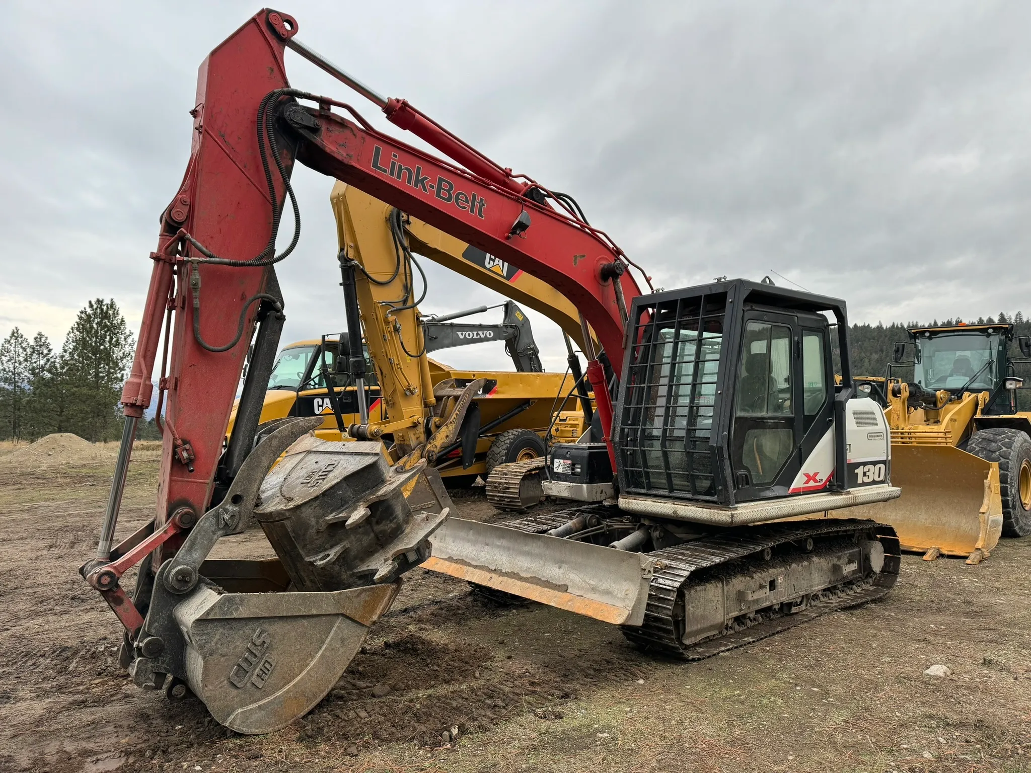 Excavator 130X2 Link Belt 17'6" Dig Depth