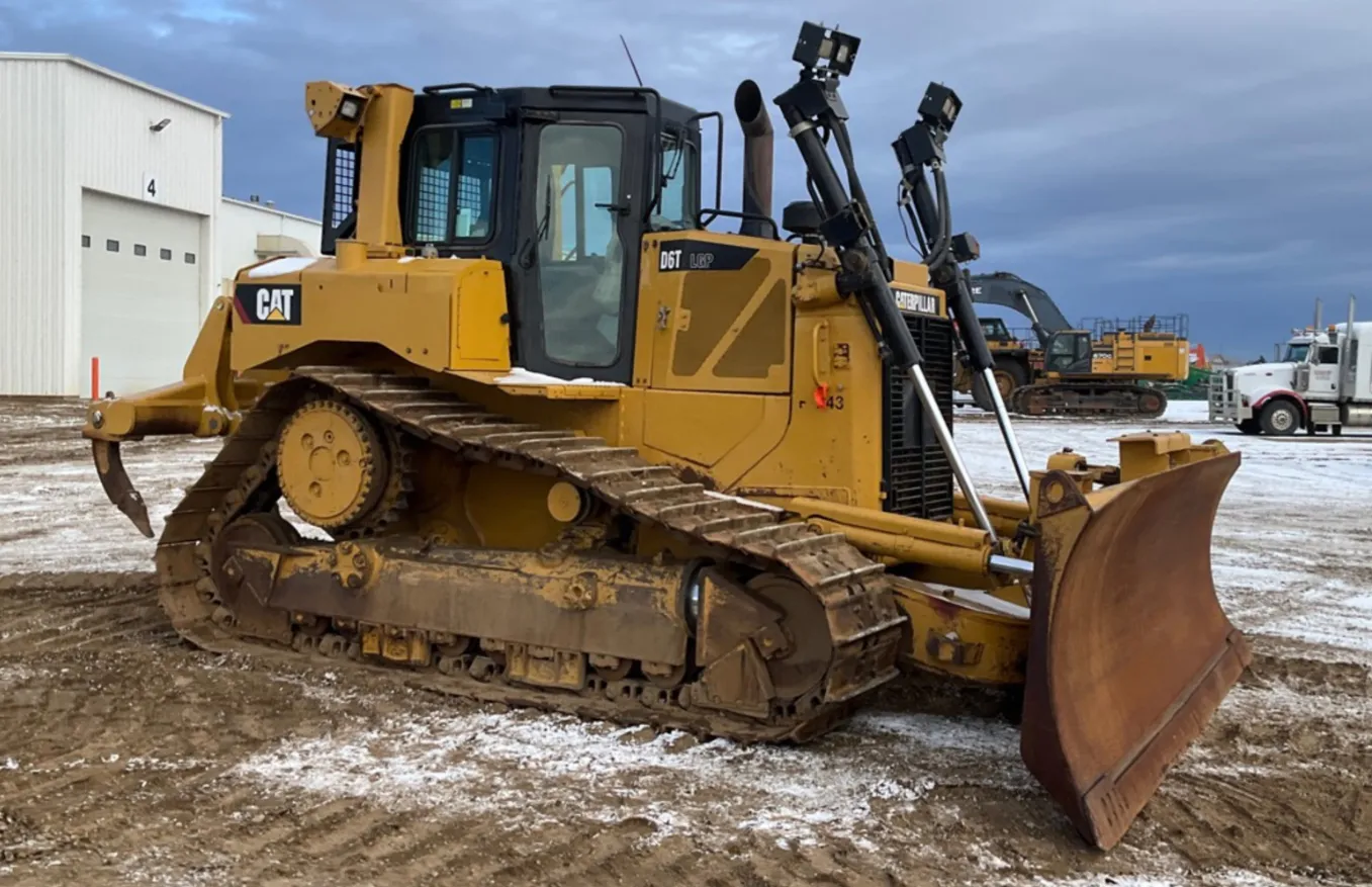 Dozer Caterpillar D6T LGP 6 Way Ripper