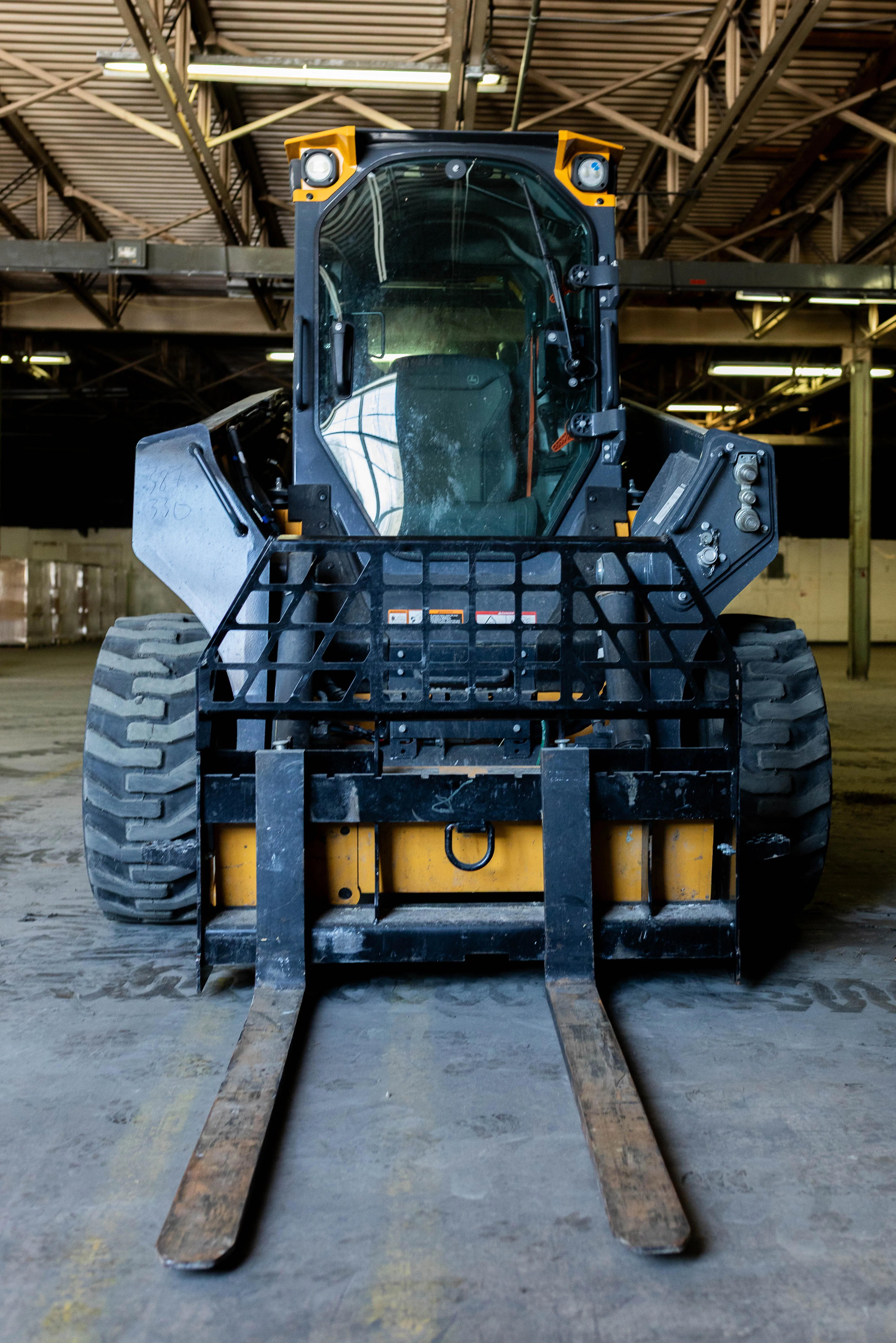 Deere 330 P-Tier Skid-Steer (Wheel) 2025