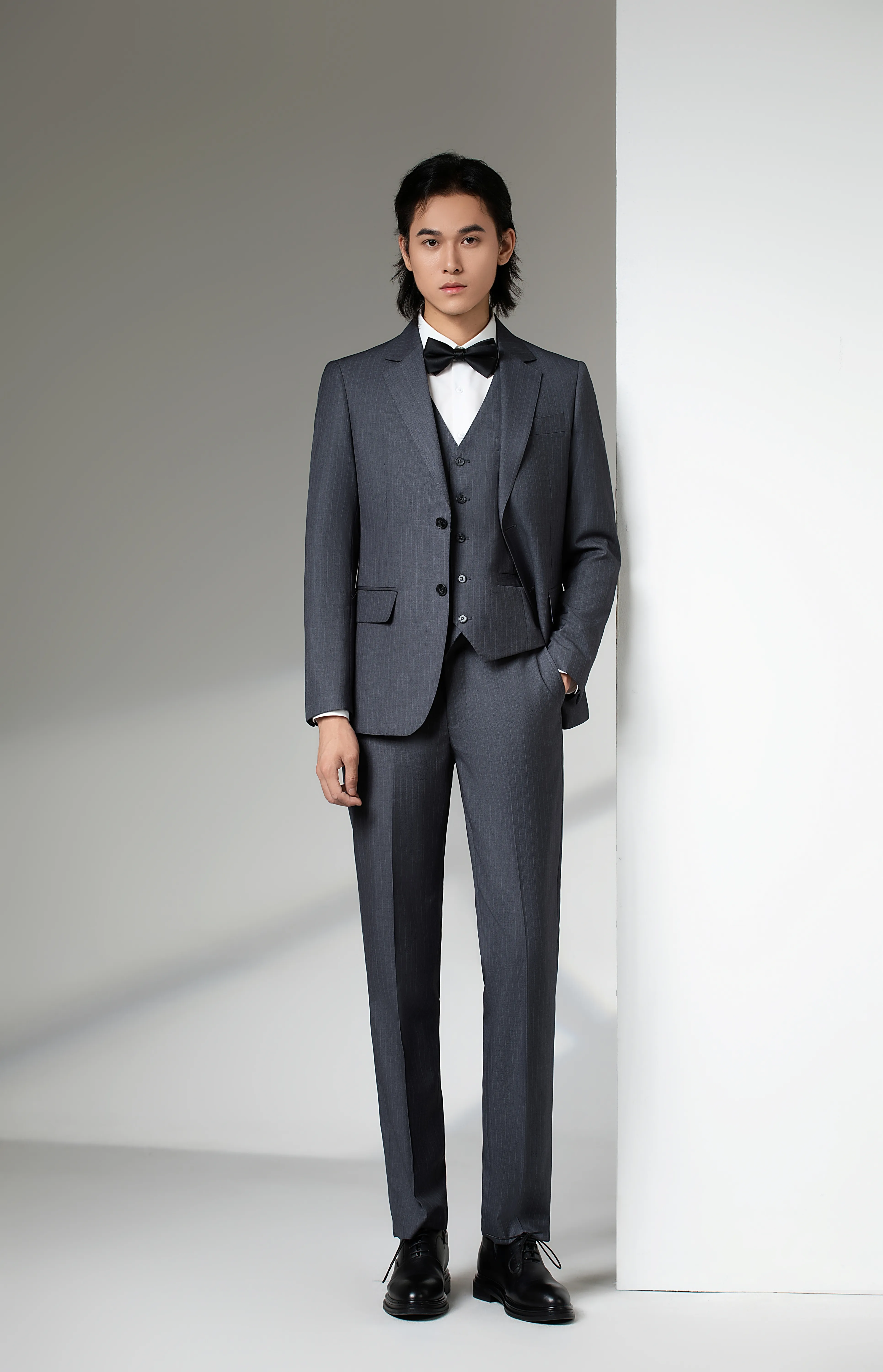 Deep Blue-Grey Textured Notch-Lapel Three-Piece Suit