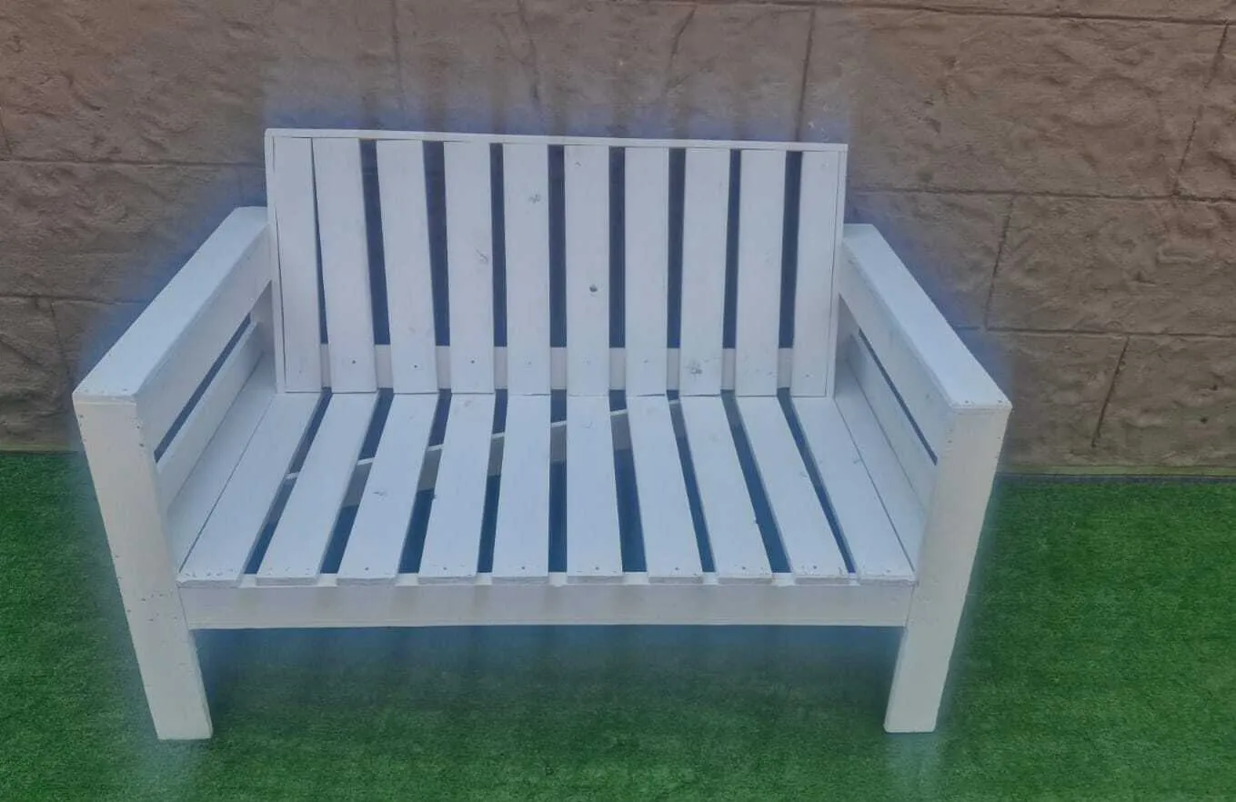 Pallet white 2 seater