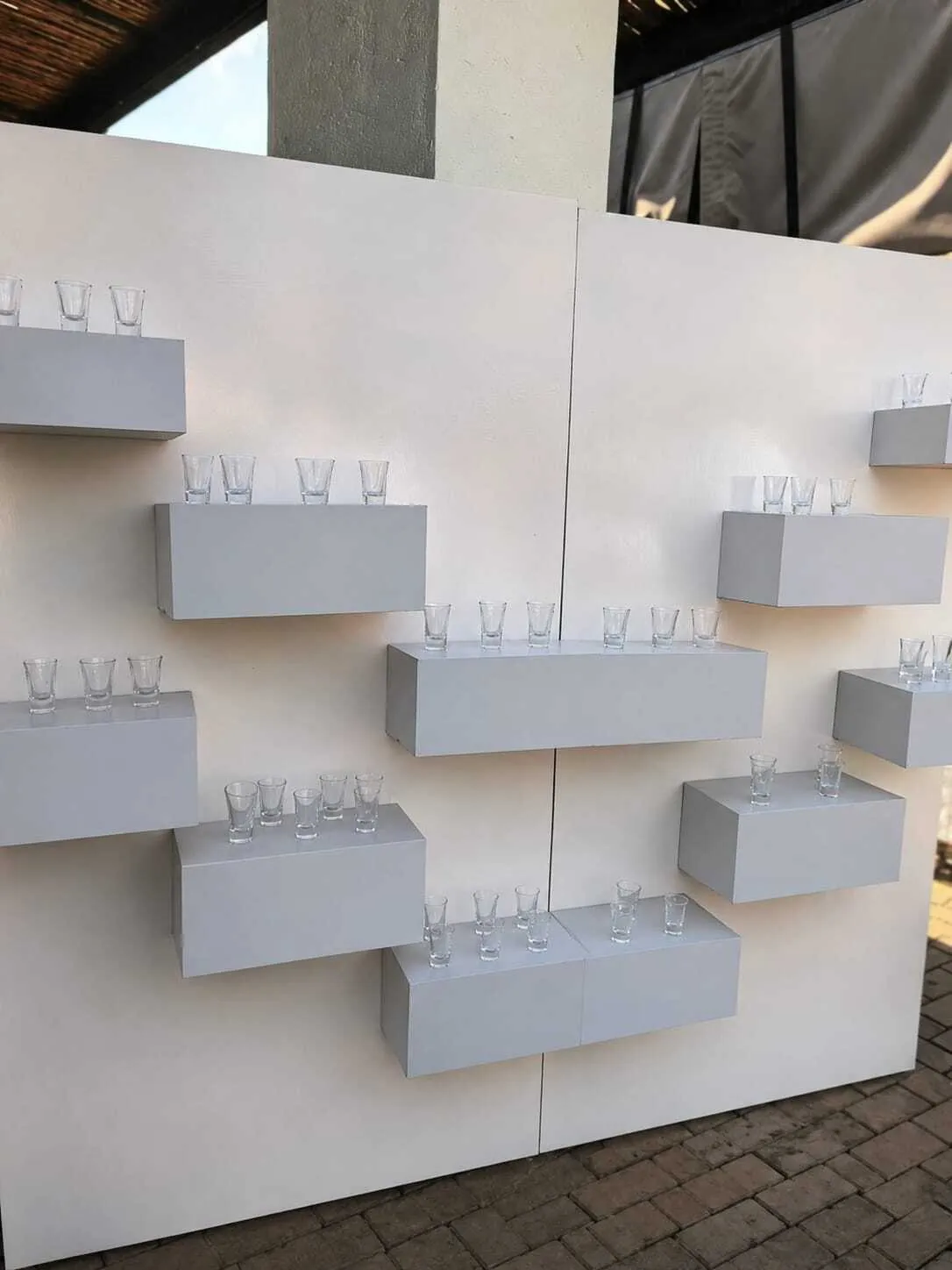 STEP BOX CHAMPAGNE/SHOT WALL