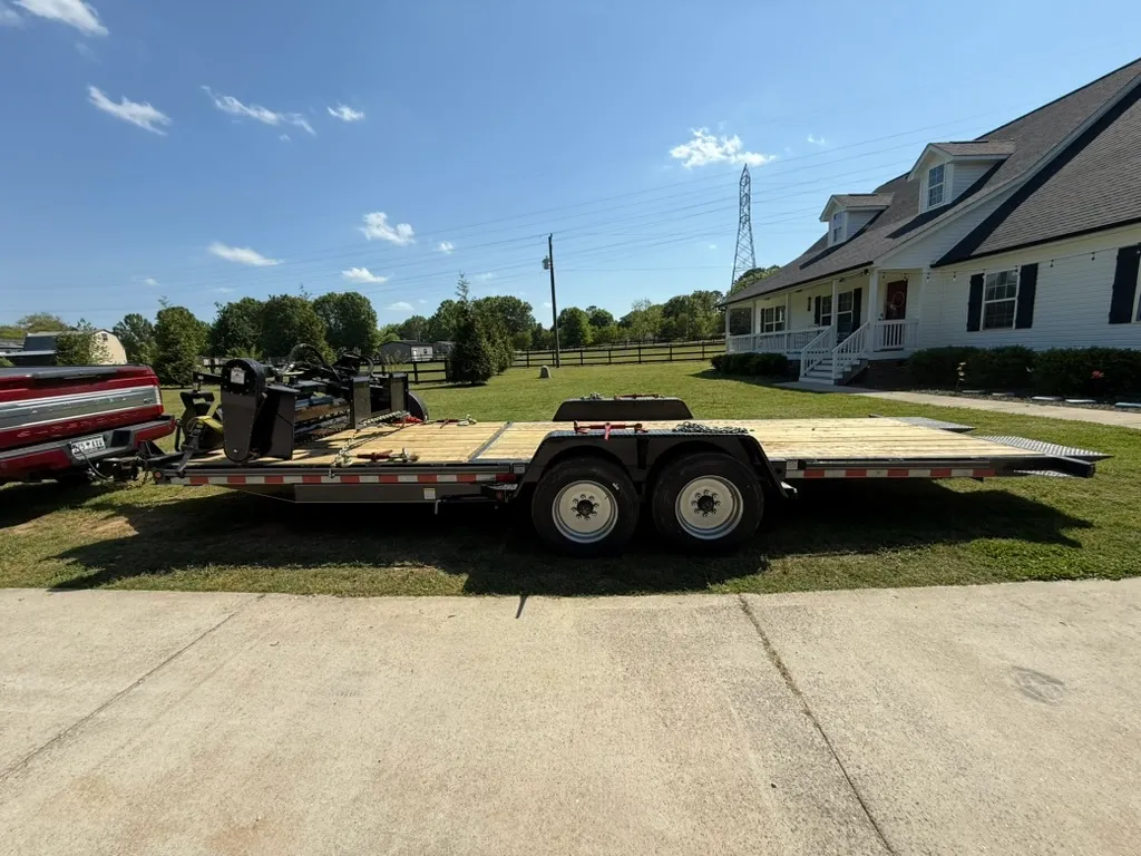 82"x22' tilt trailer 17k