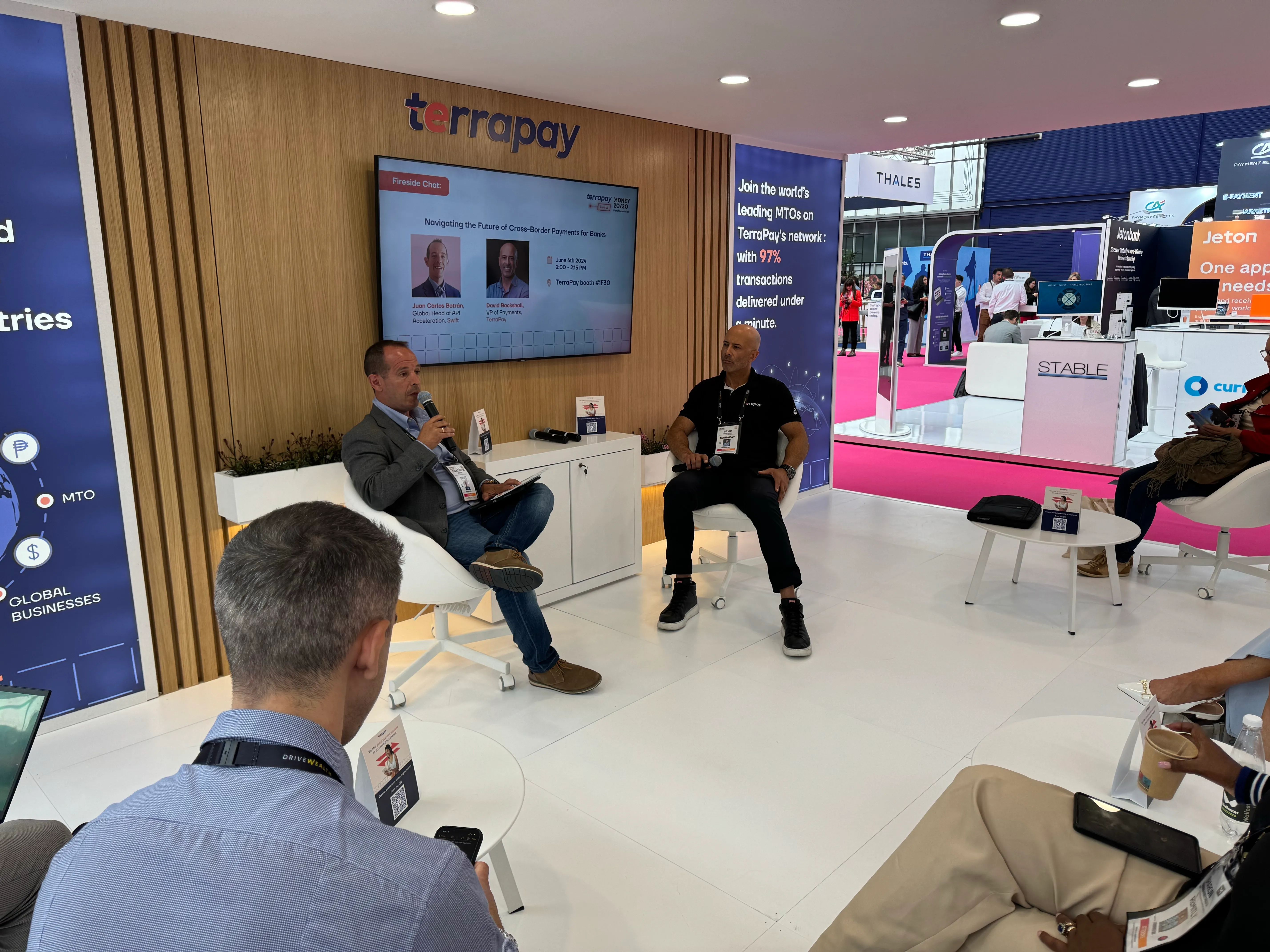 Presentatie set 2 microfoons huren