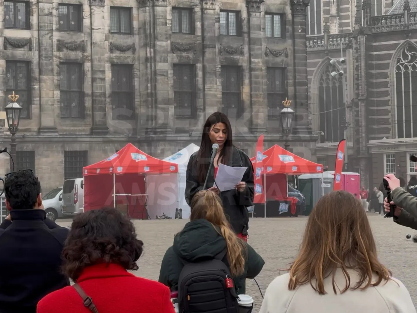 voorlees apparatuur Dam Amsterdam speakers microfoon