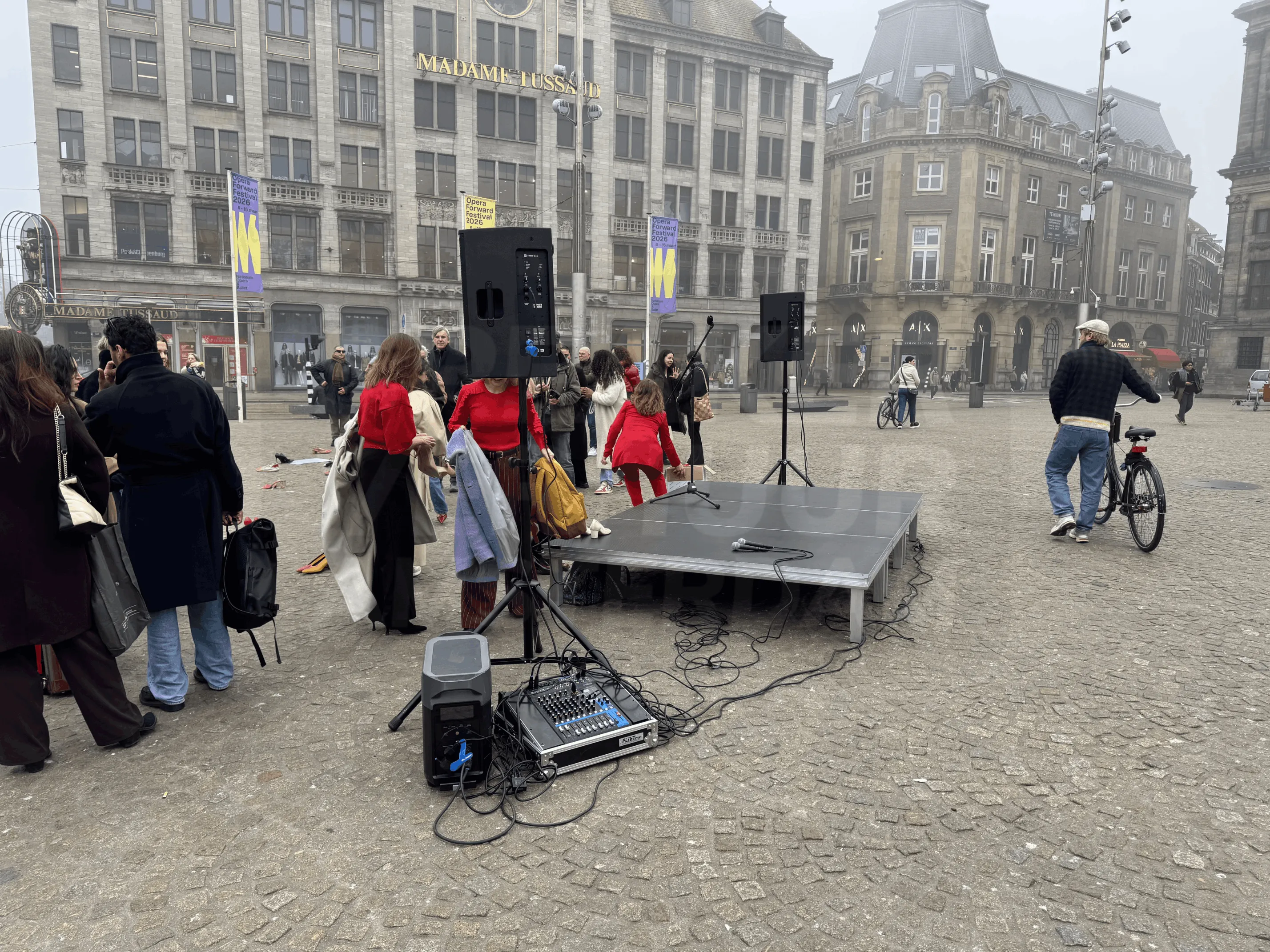 buiten presentatie zonder stroom speakers powerstation Amsterdam