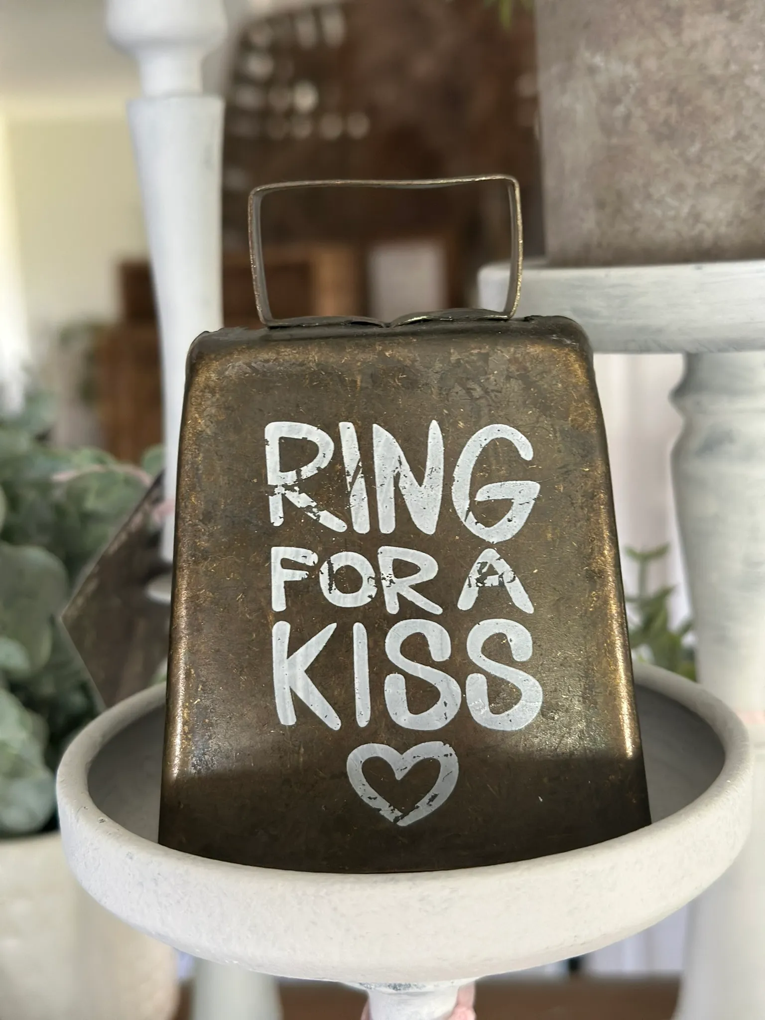 Ring for a kiss cowbell