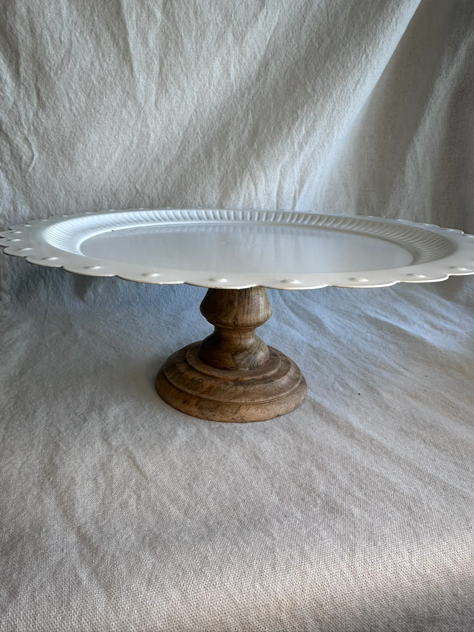 Cake / Cupcake Display Stand - White & Wood