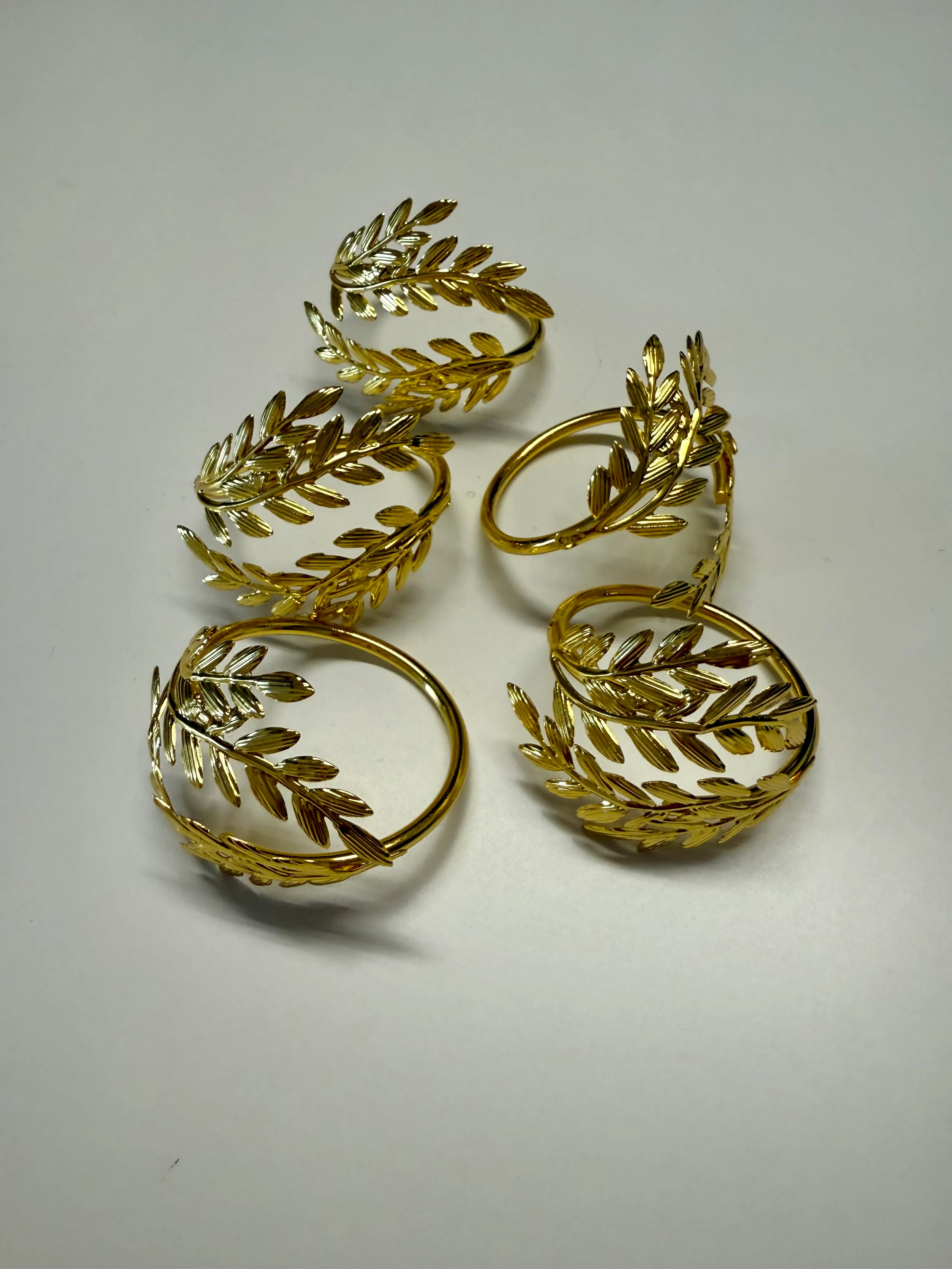 Metalowe obrączki do serwet z podwójnym liściem 