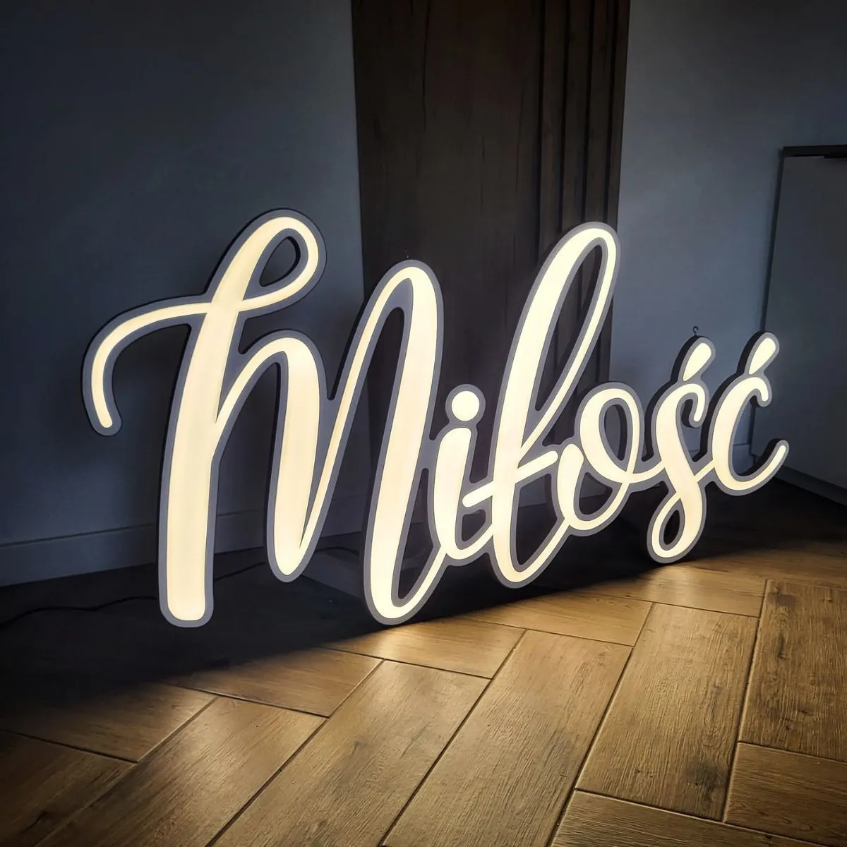 Świecący napis LED Miłość 