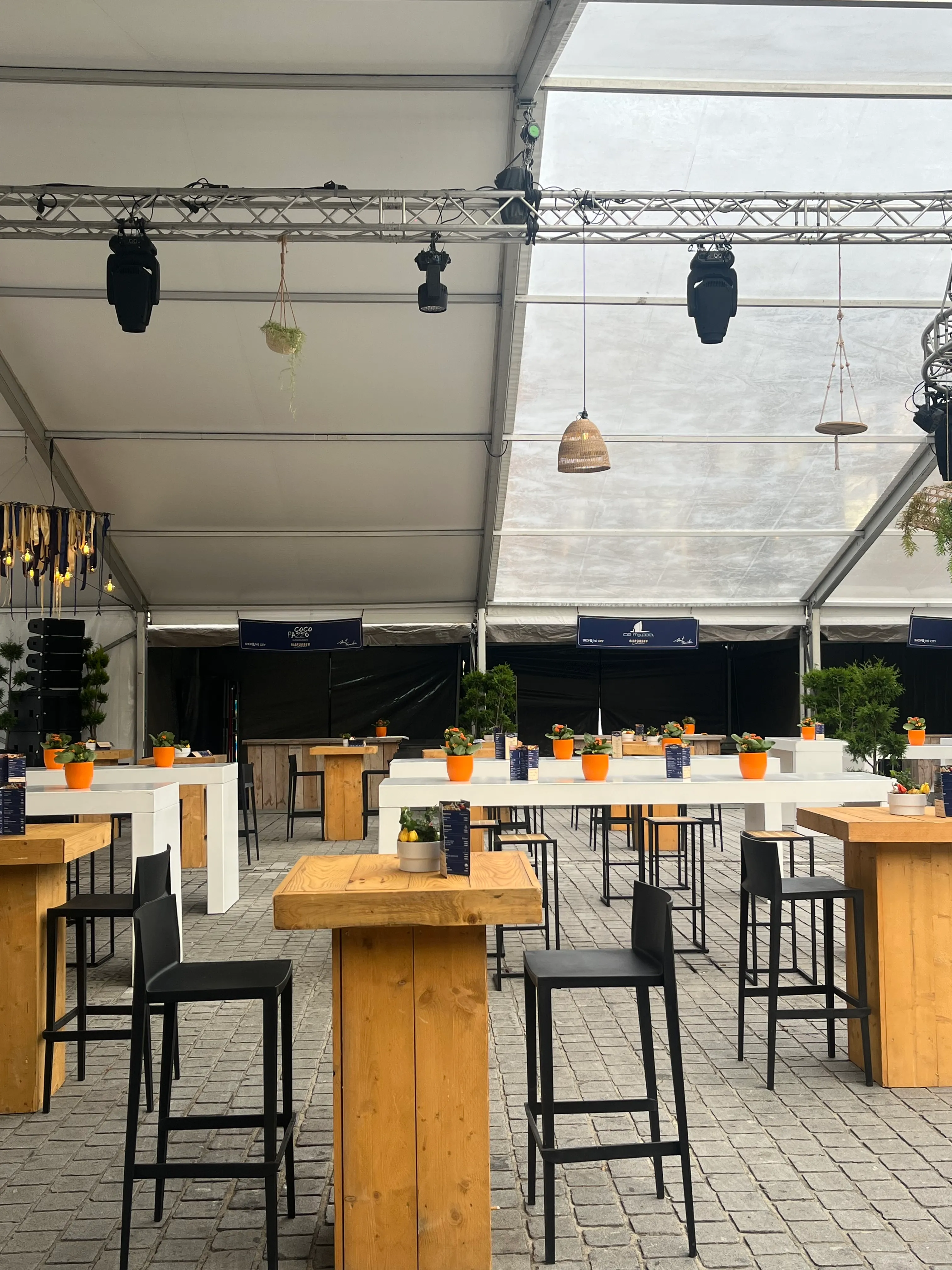 Statafel vierkant - hout 